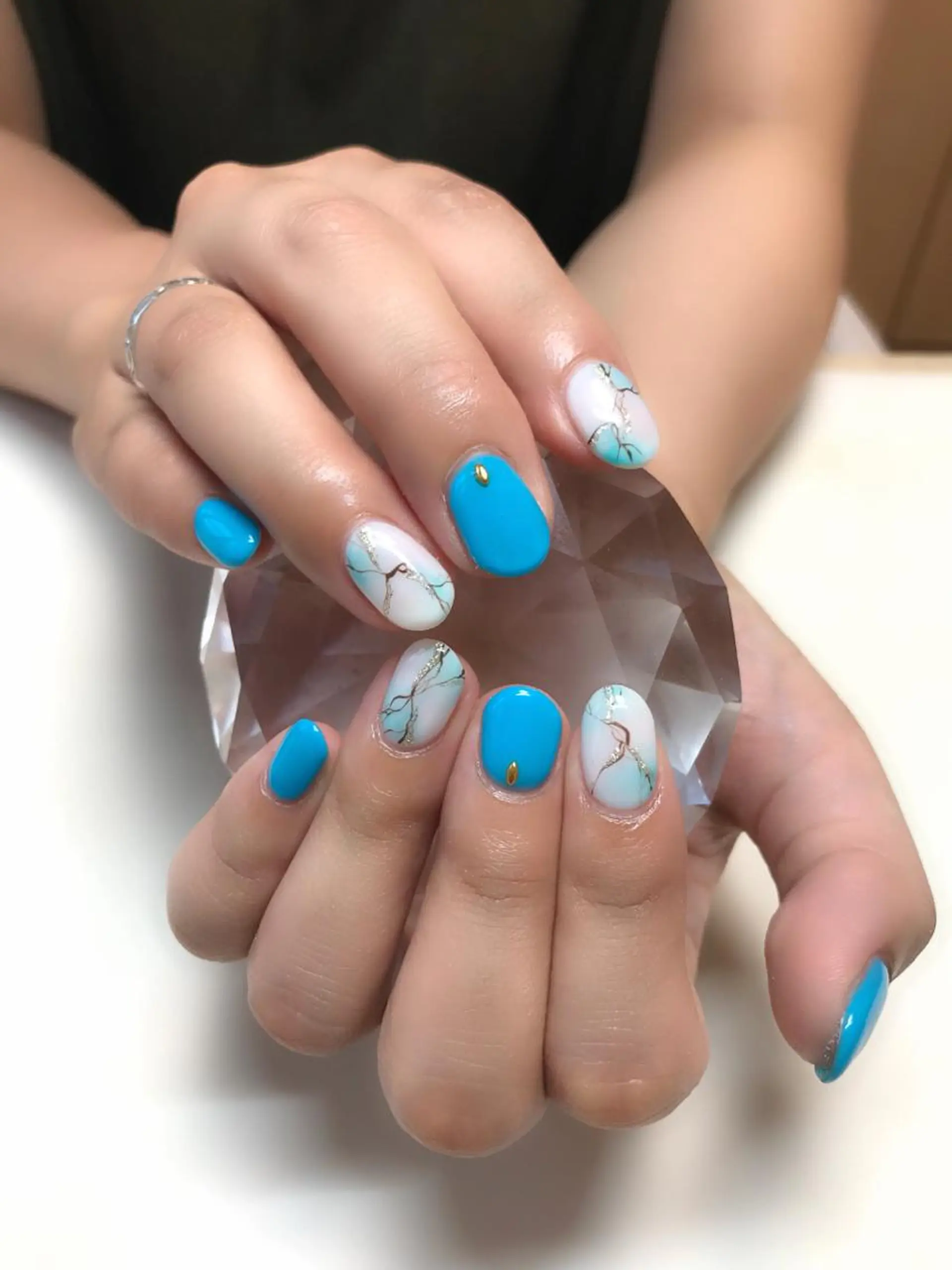 ネイル ハンドネイル 'mm所属・'mm  (ミリ) ＭＡＮＡＭＩのネイルデザイン