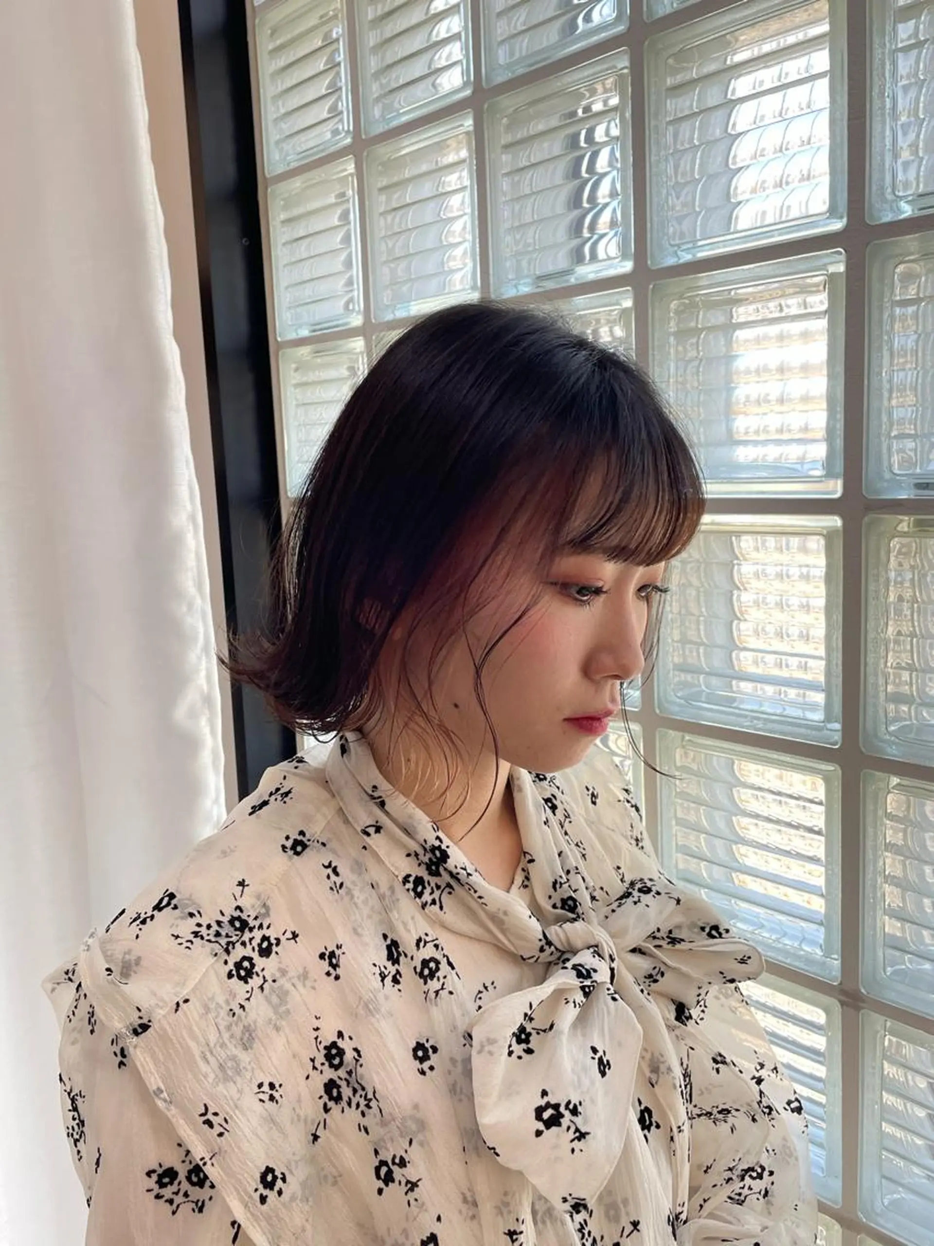 ミディアム ボブ 外ハネヘア 【艶カラー⠀】坂東 要のヘアスタイル