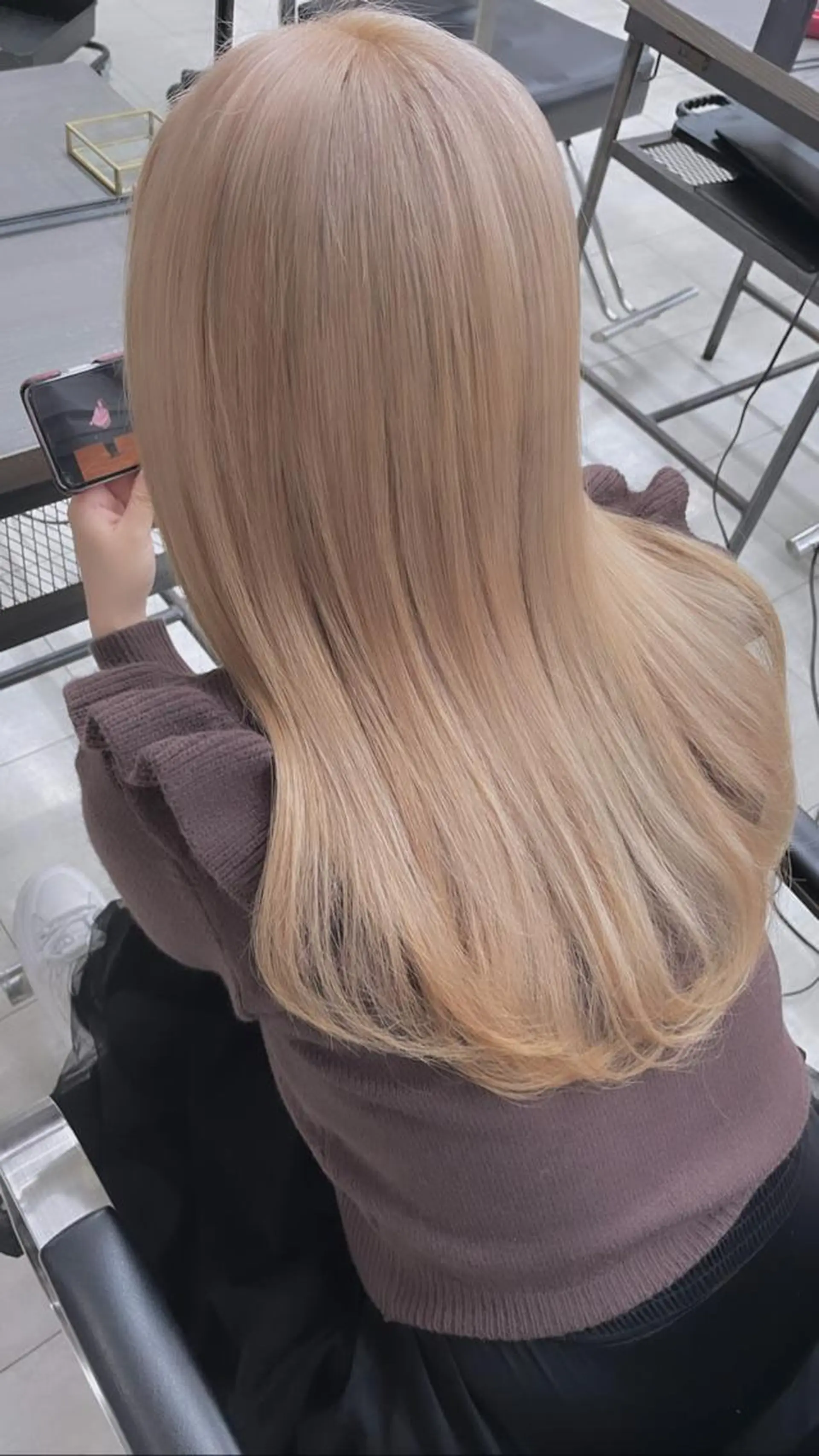 カラー Kvell&Co.所属・ハイトーン カラーのヘアスタイル