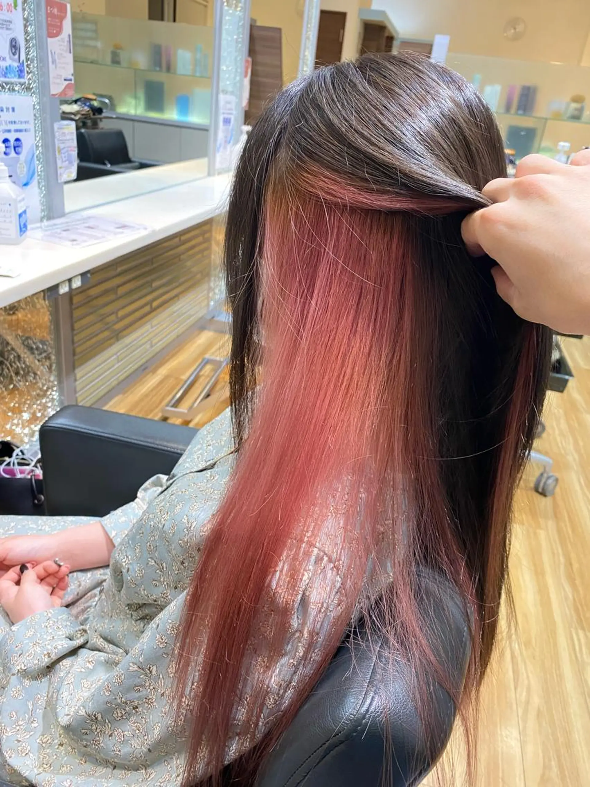 ロング カラー インナーカラー ピンクカラー DOI   HAIR MAKE MODE所属・土井 祐之介のヘアスタイル