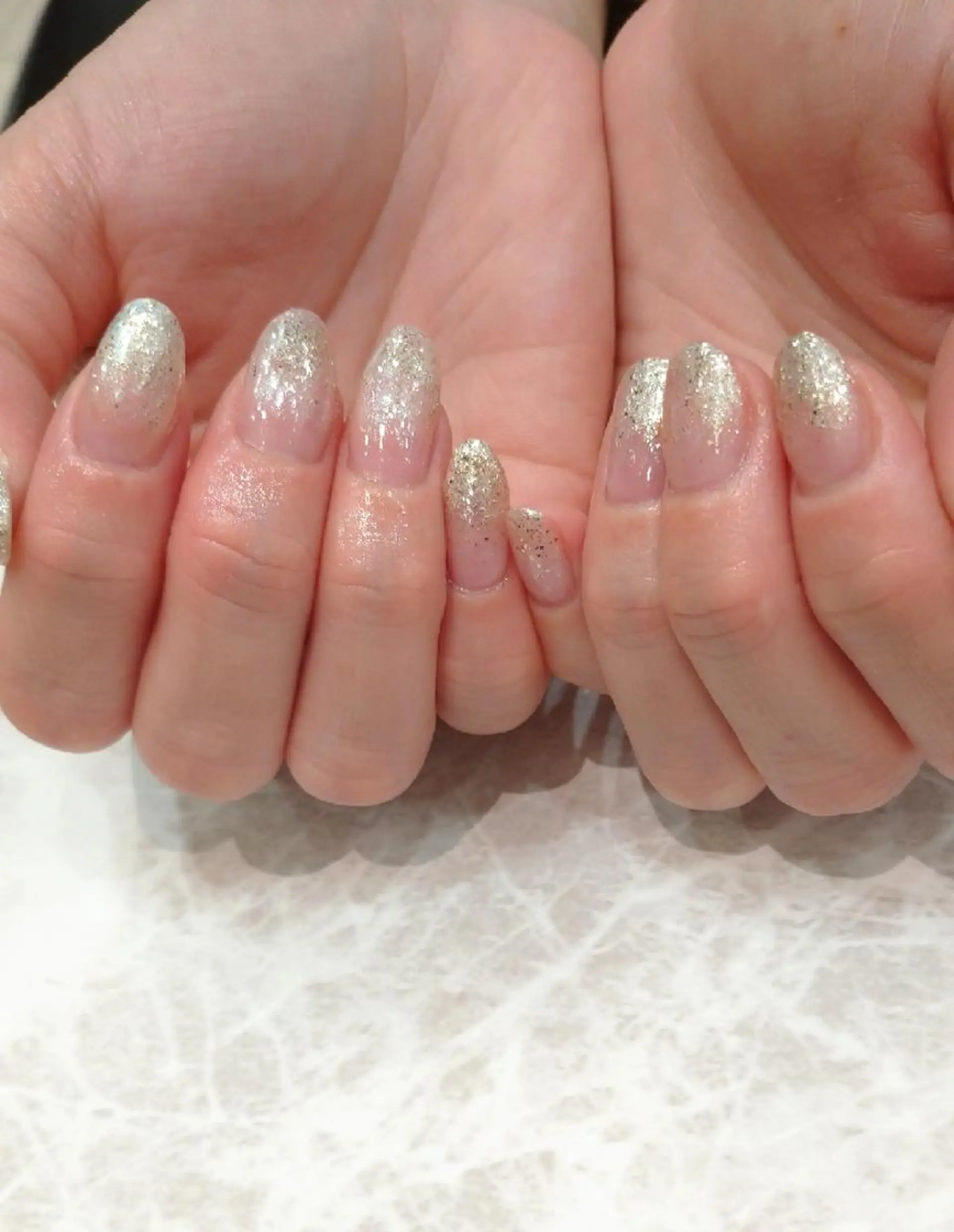 ネイル グラデーション ラメ(グリッター) ラメグラデーション 會田 瑠衣のネイルデザイン