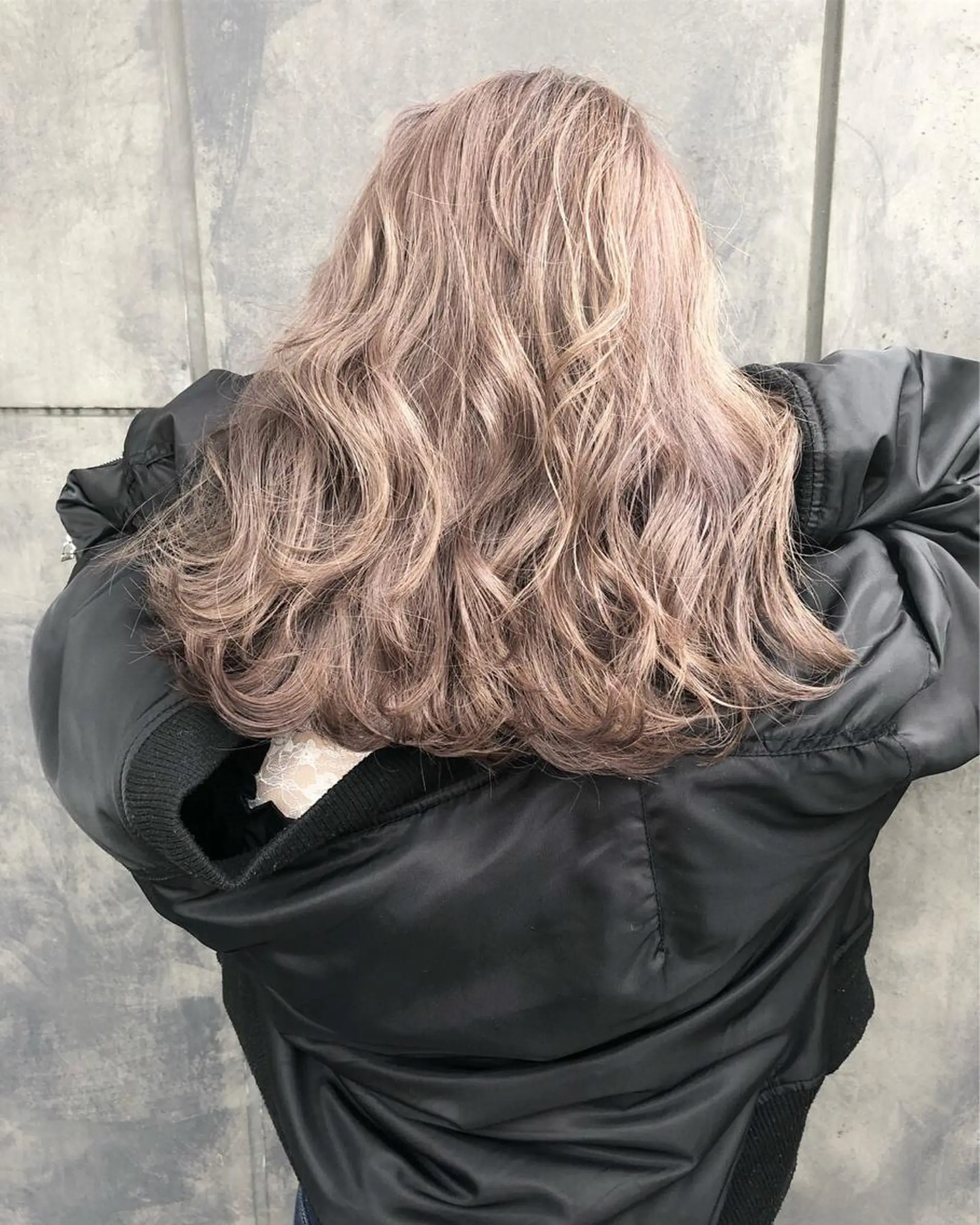 ロング カラー グレージュ シアーグレージュ レイヤーカット BLend 渋谷のヘアスタイル