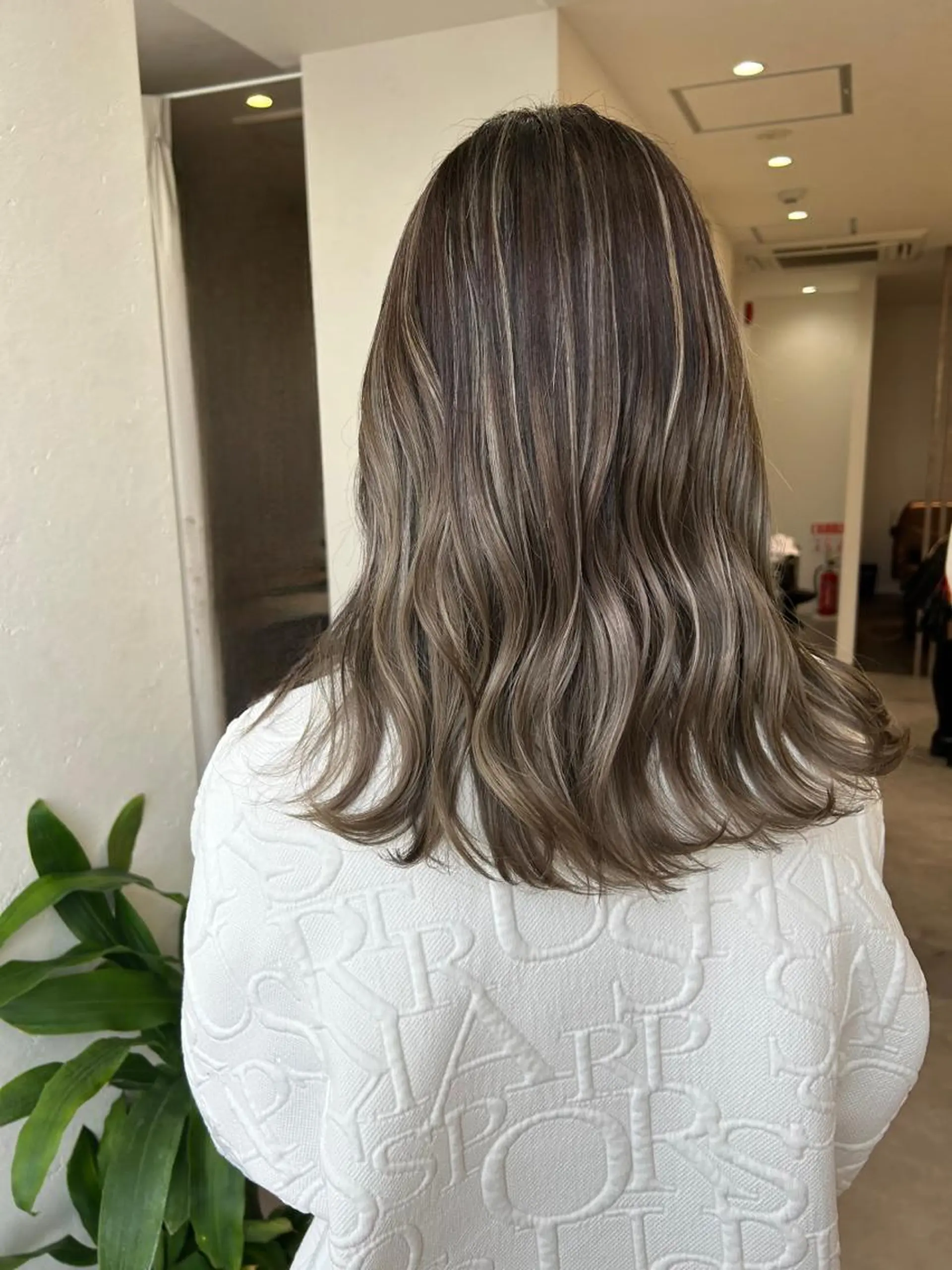 セミロング 山本 茉希のヘアスタイル