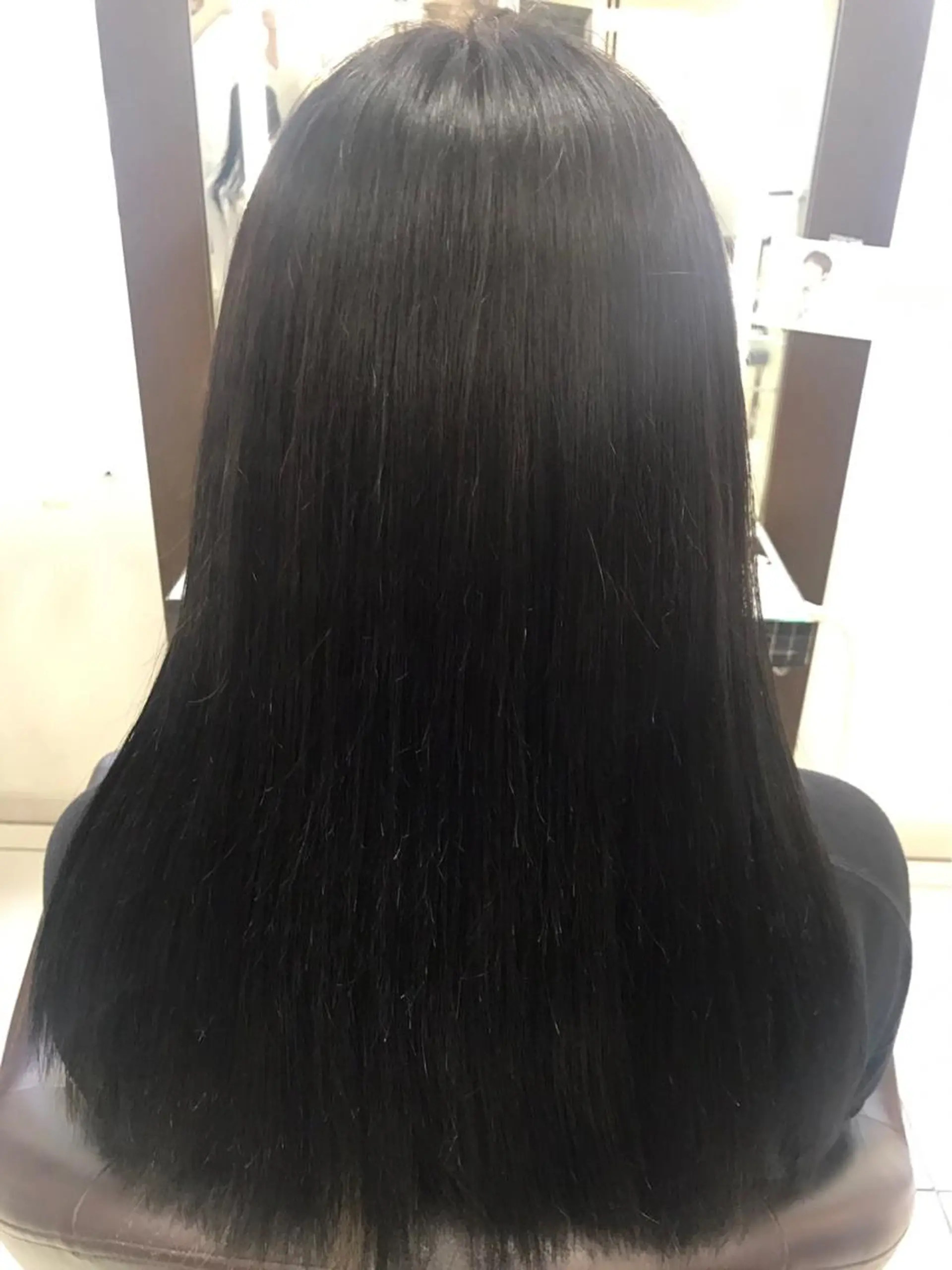 セミロング アッシュ アッシュブラック トリートメント 羽エクステ🩷 🤍まき🤍のヘアスタイル