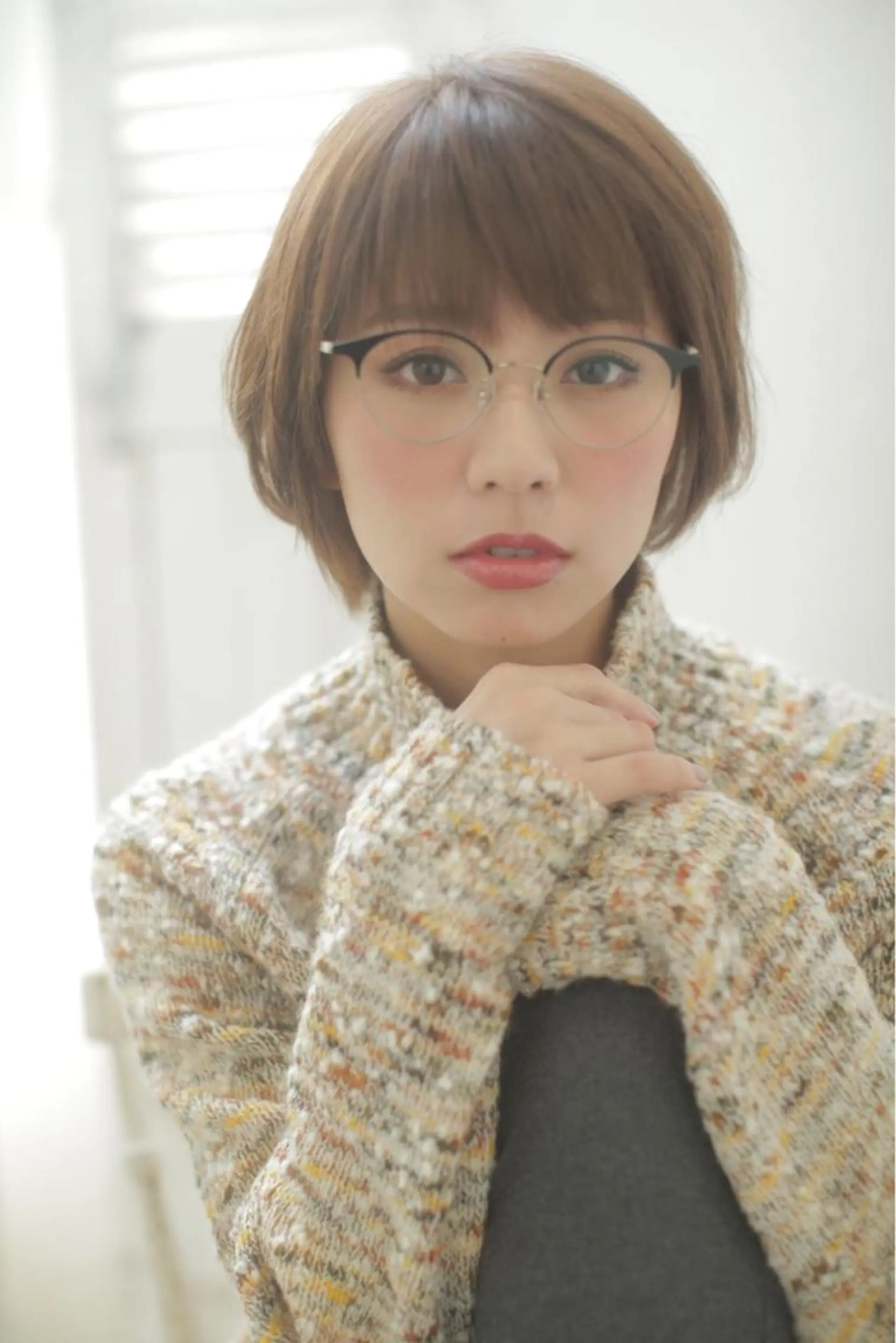 ショート カラー パーマ 黒髪 ボブ 斜めバング 似合わせカット ショートヘア エイト ウメダのヘアスタイル