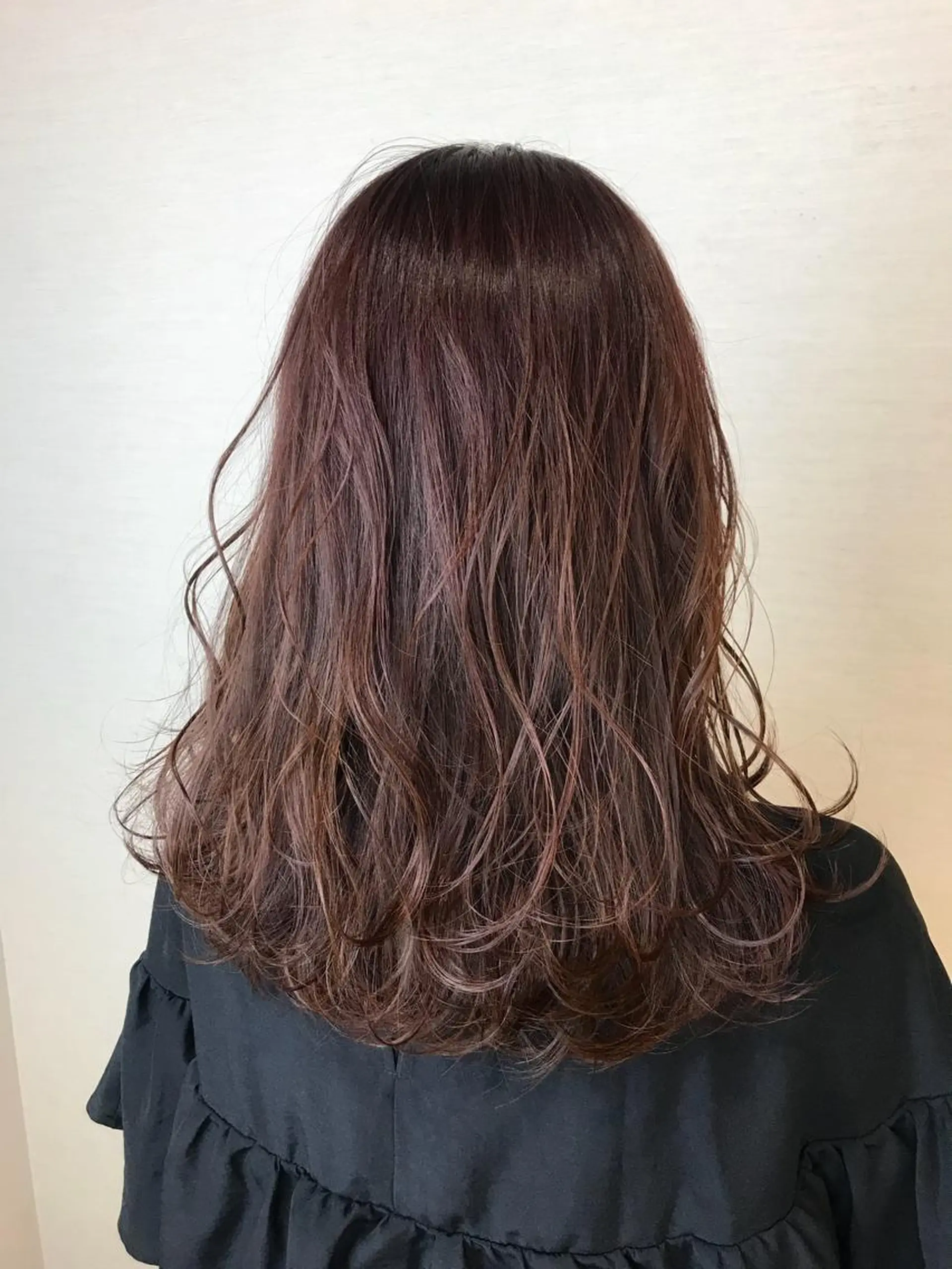 セミロング カラー ピンクカラー 韓国レイヤーカット/ ダブルカラーのヘアスタイル