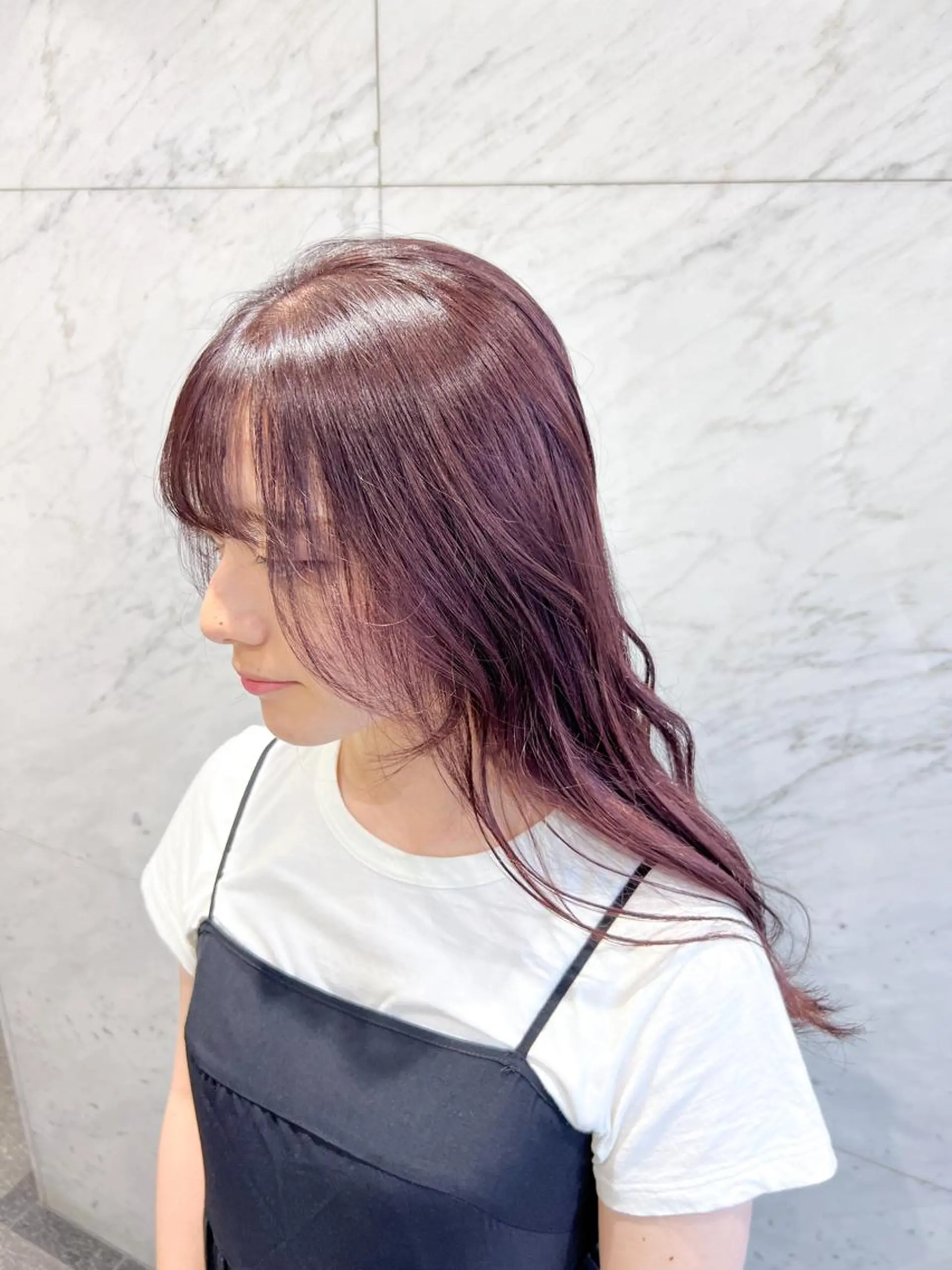 セミロング カラー ブリーチ ブラウンカラー ピンクカラー ピンクパープル パープルカラー カット ヘアカラー トリートメント Bei Licoldo.Atole  ベイリコルド アトリ所属・ブリーチ、縮毛 髪質改善　宮城一真のヘアスタイル
