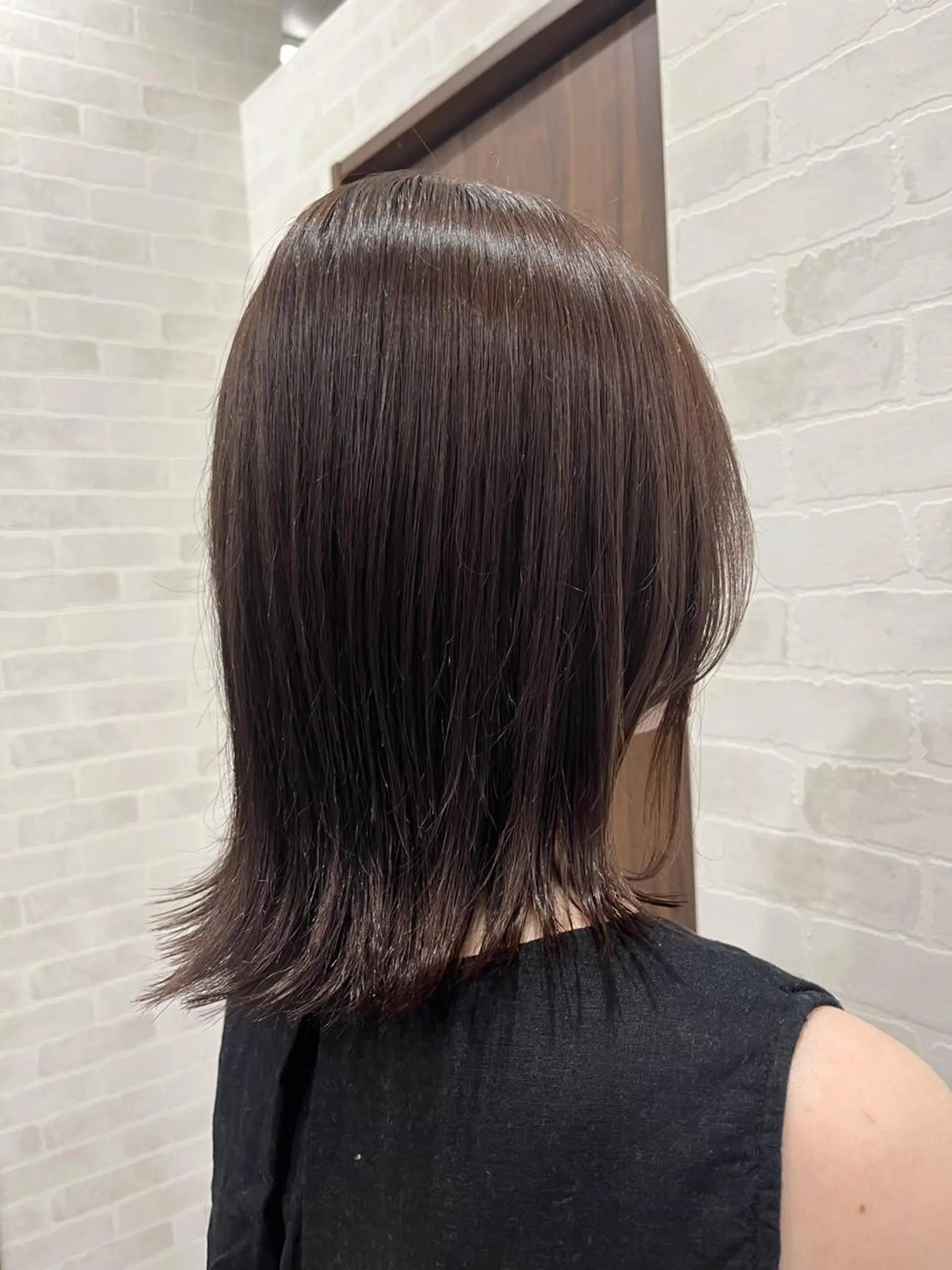 ミディアム 齋藤 智佳のヘアスタイル