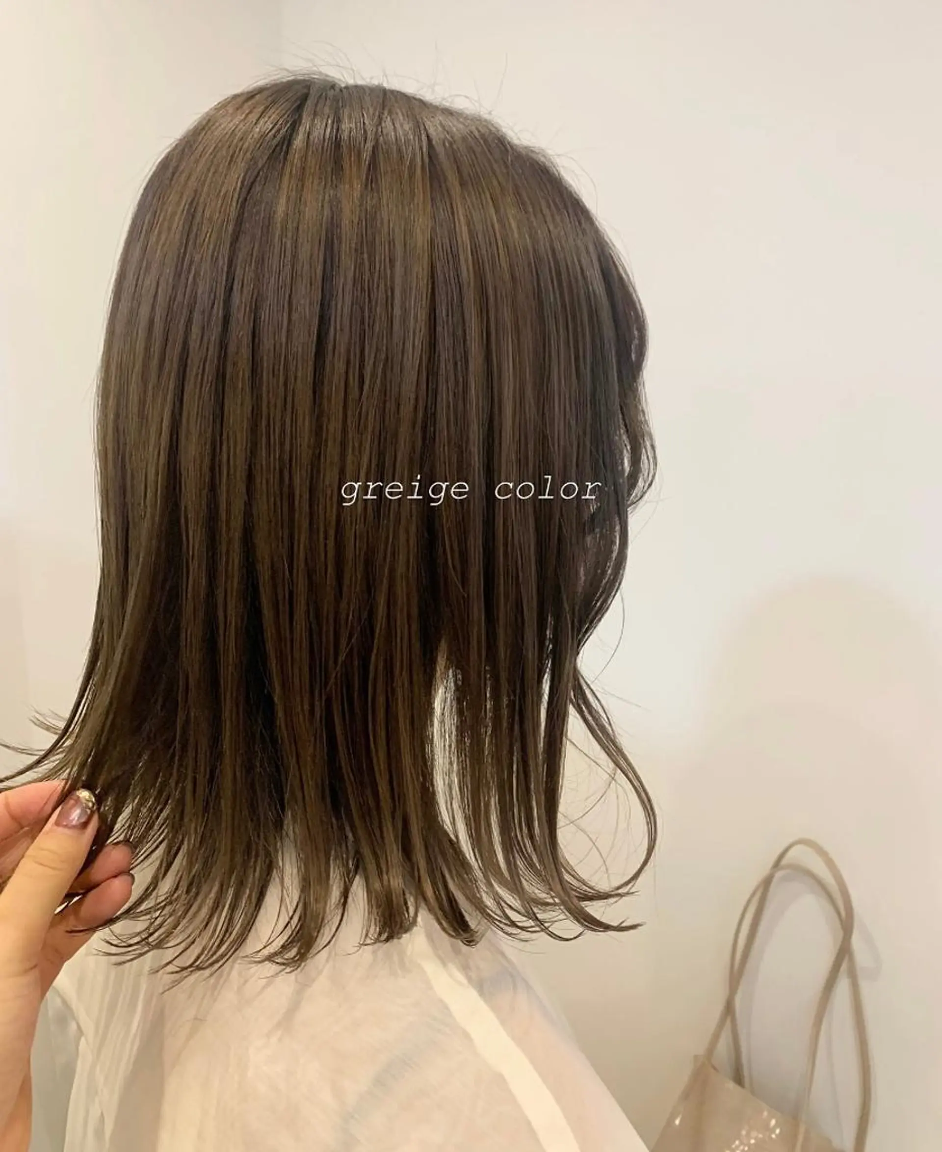 セミロング カラー 佐藤 永夏のヘアスタイル