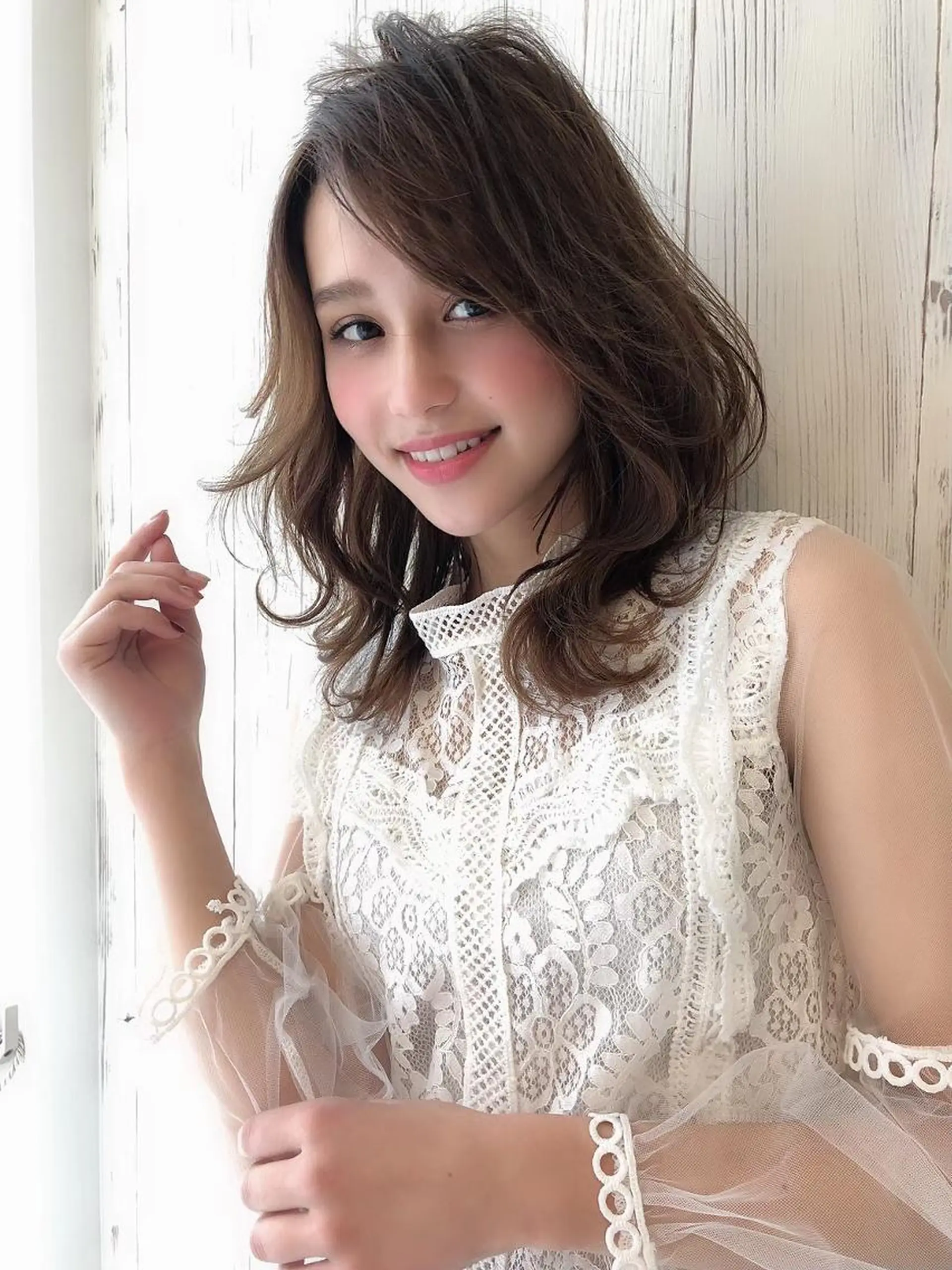 ミディアム 顔周りカット 小顔カット トリートメント カット 🎊ルービック 京橋店💛のヘアスタイル