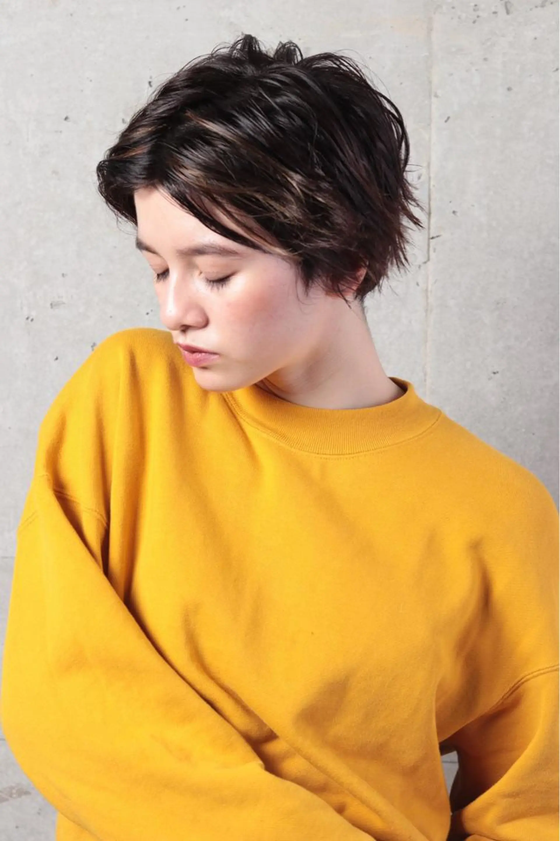 ショート カラー 平 ちひろのヘアスタイル