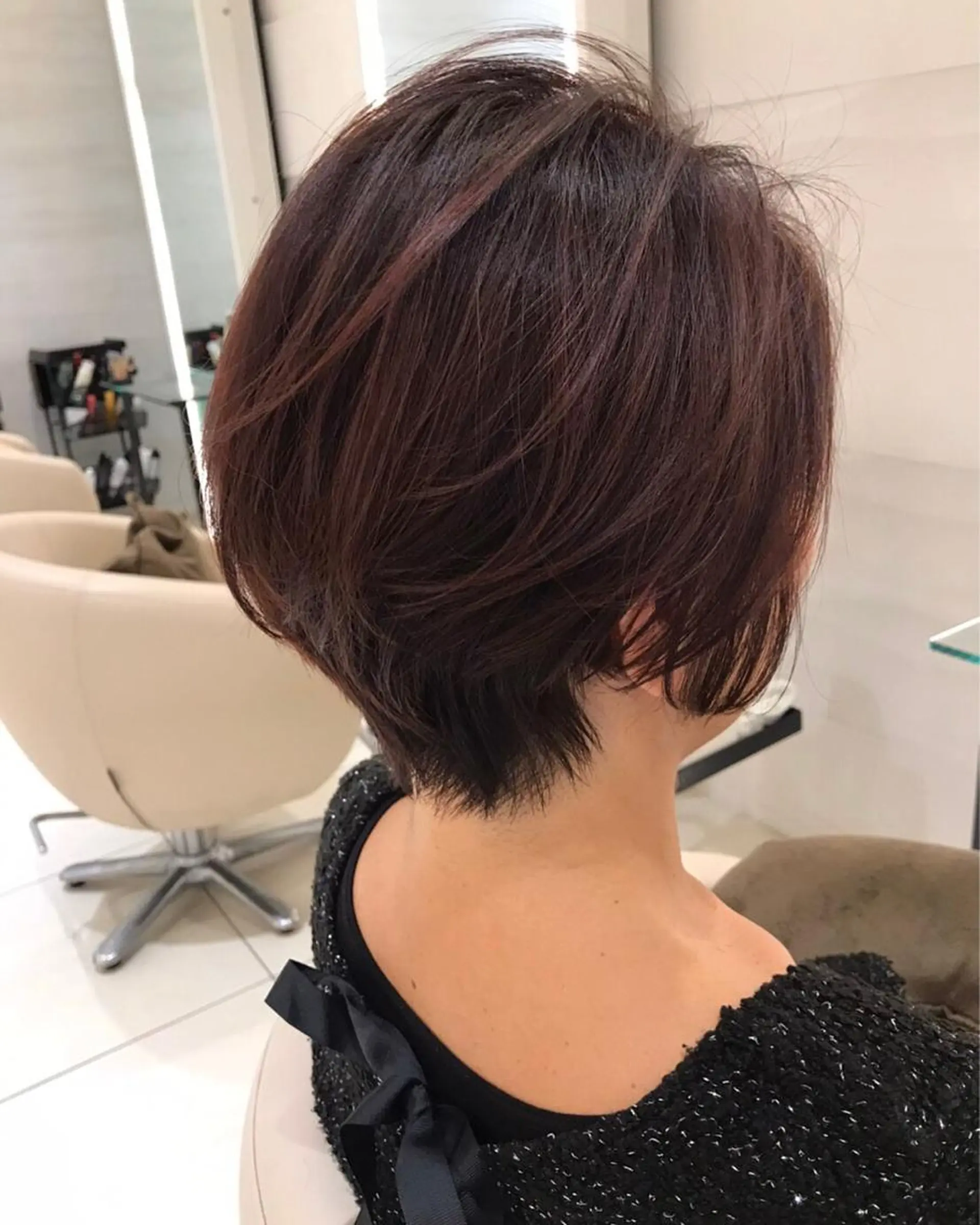 ショート カラー 石田 優菜のヘアスタイル