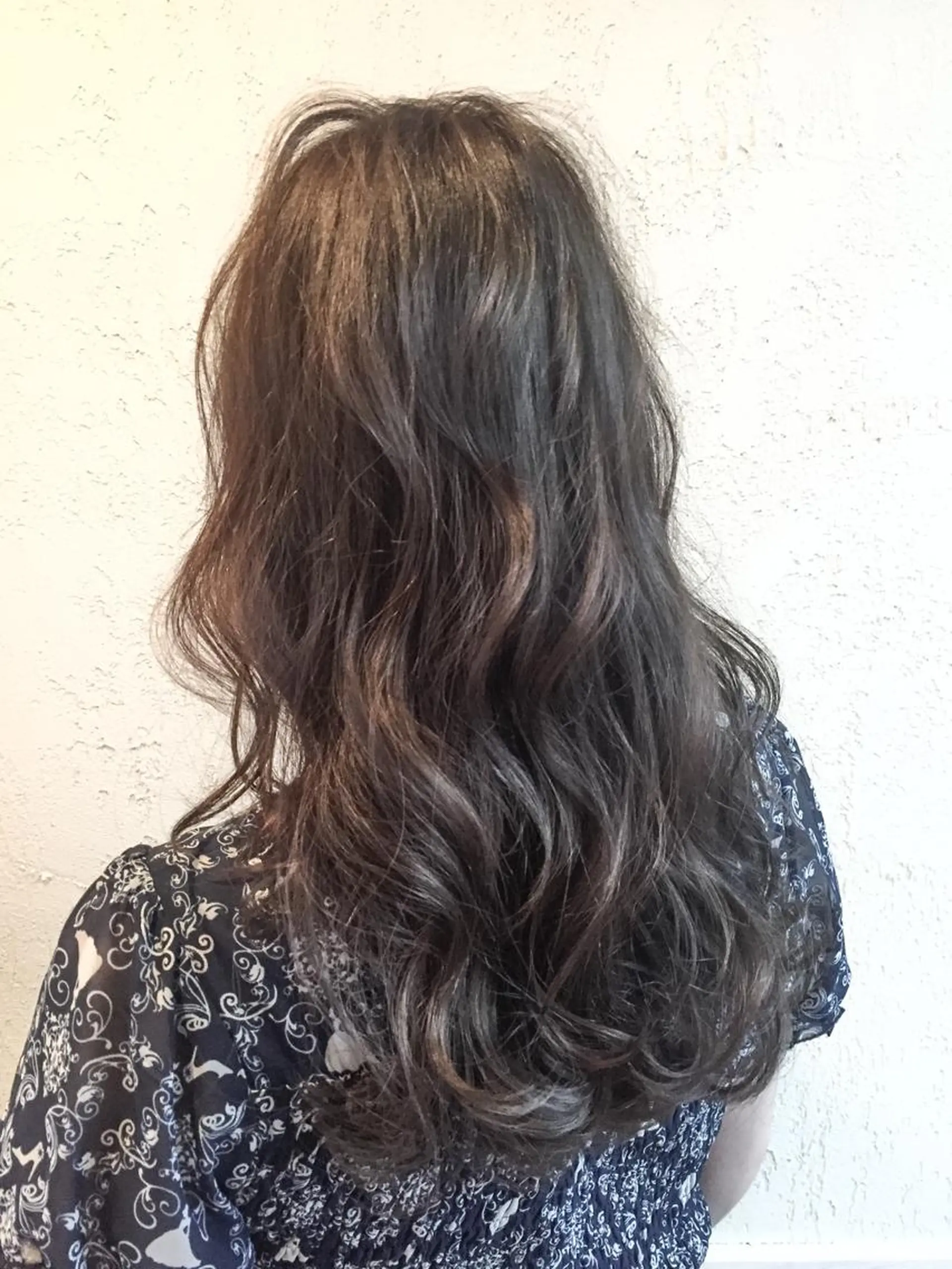 ミディアム セミロング ロング カラー ブリーチ ラベンダーカラー ラベンダーグレー l'or所属・宮内 佑規のその他イメージ