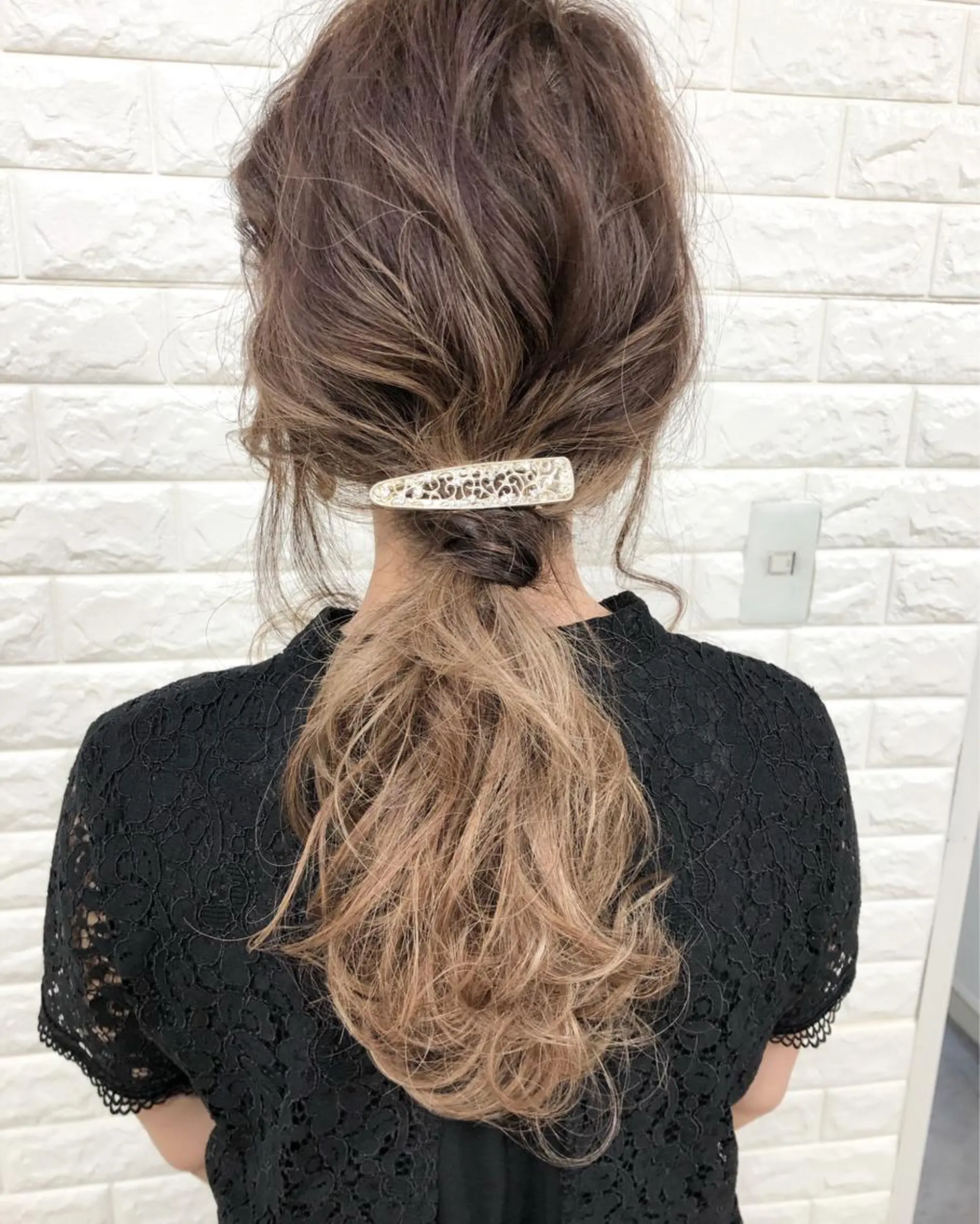 セミロング カラー バレイヤージュ レイヤーカット ヘアカラー トリートメント famille所属・famille ファミーユのヘアスタイル