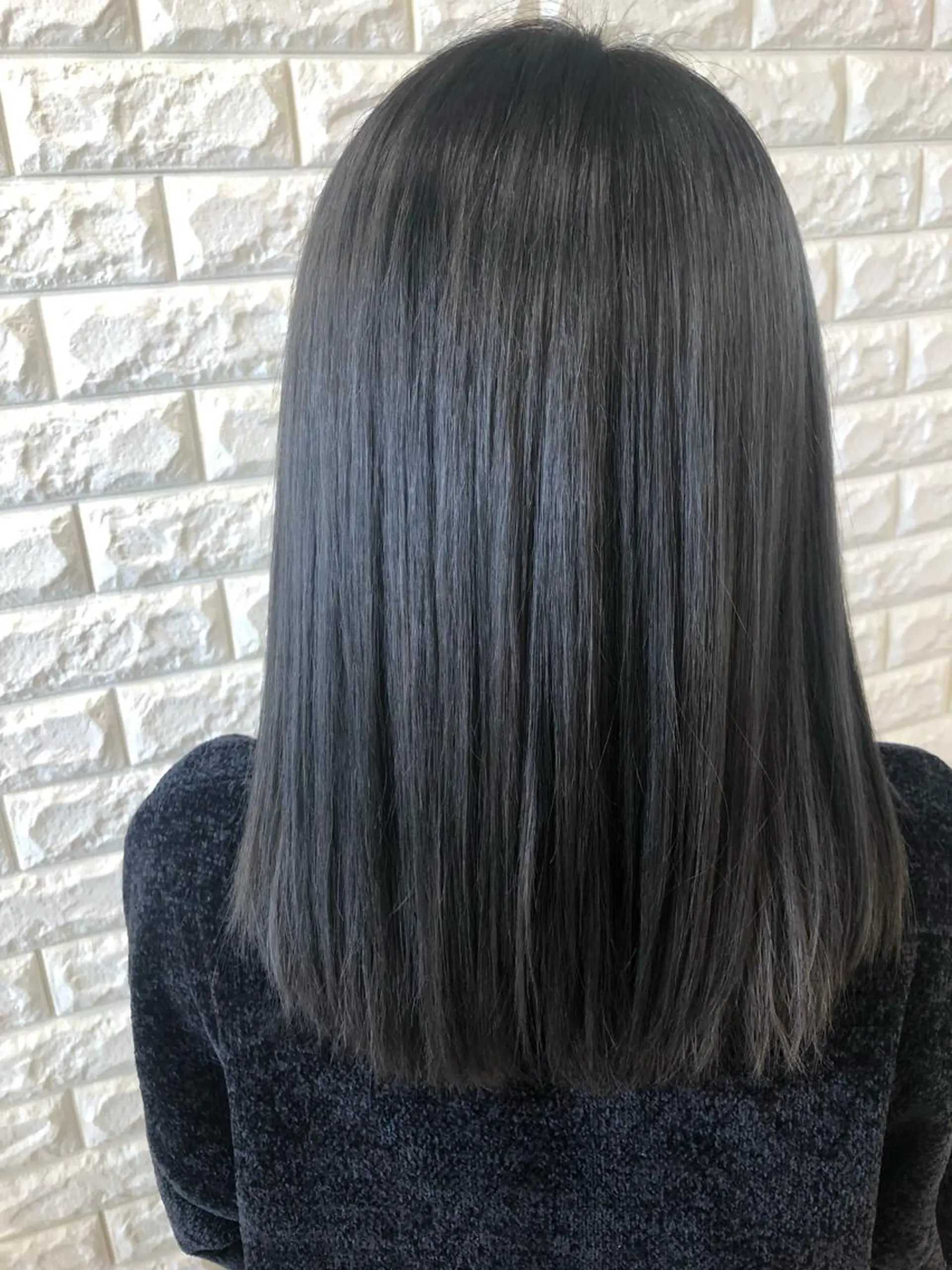 セミロング カラー アッシュ ベージュカラー ブルーカラー バイオレットカラー 似合わせ.ﾍｱｾｯﾄ 得意🌹井上美沙のヘアスタイル