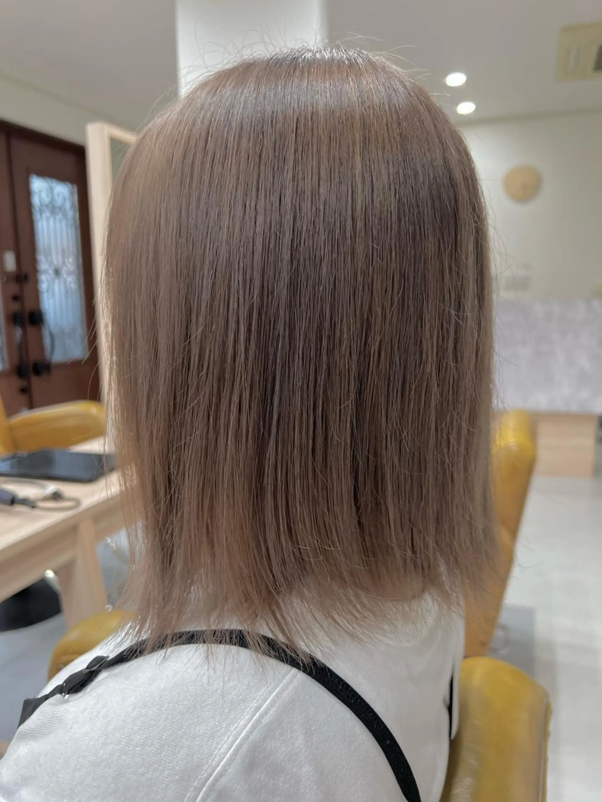 ミディアム カラー ベージュカラー ミルクティーベージュ 松本 菜那のヘアスタイル