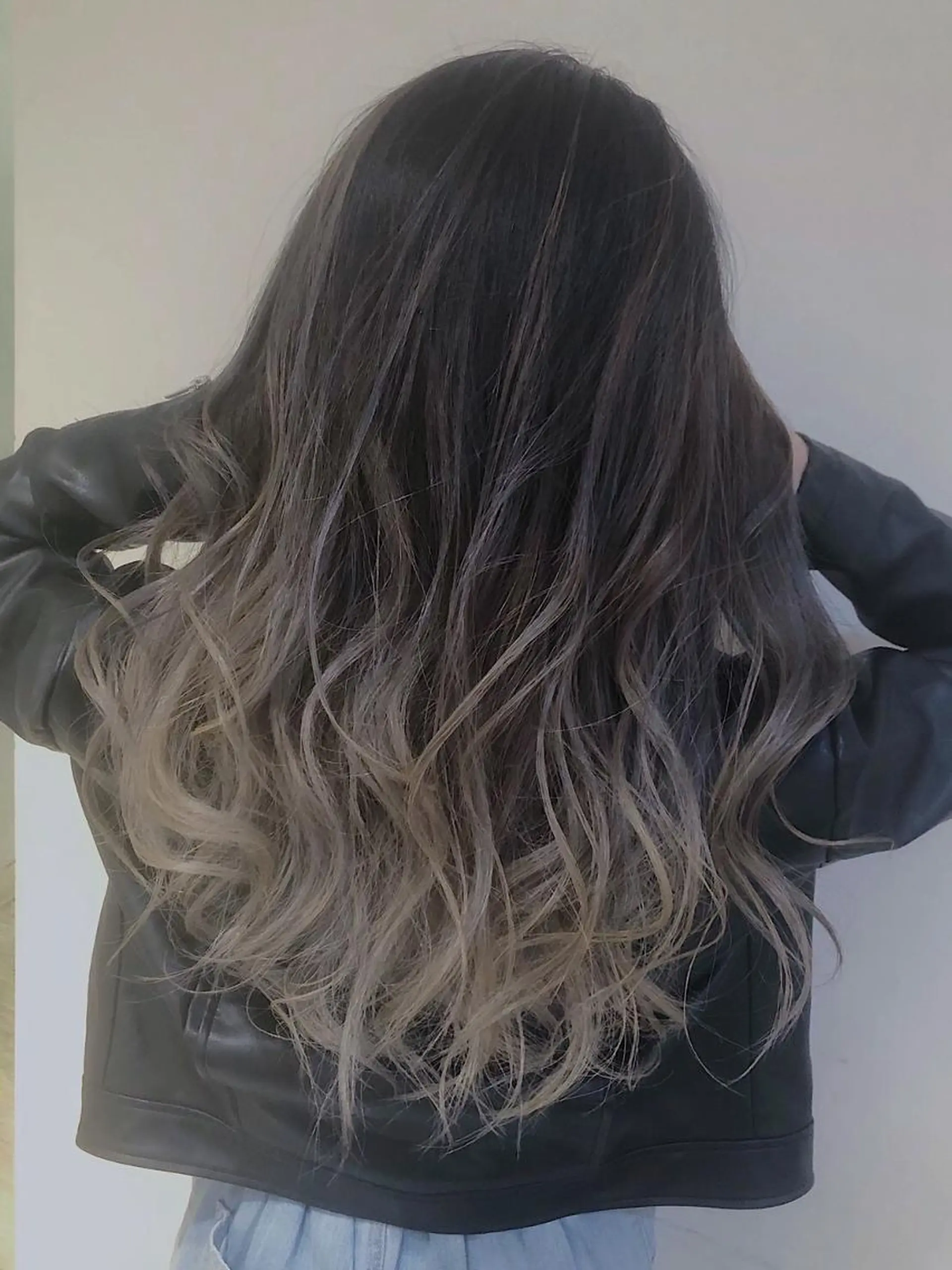 セミロング カラー MOU namba ムウナンバのヘアスタイル