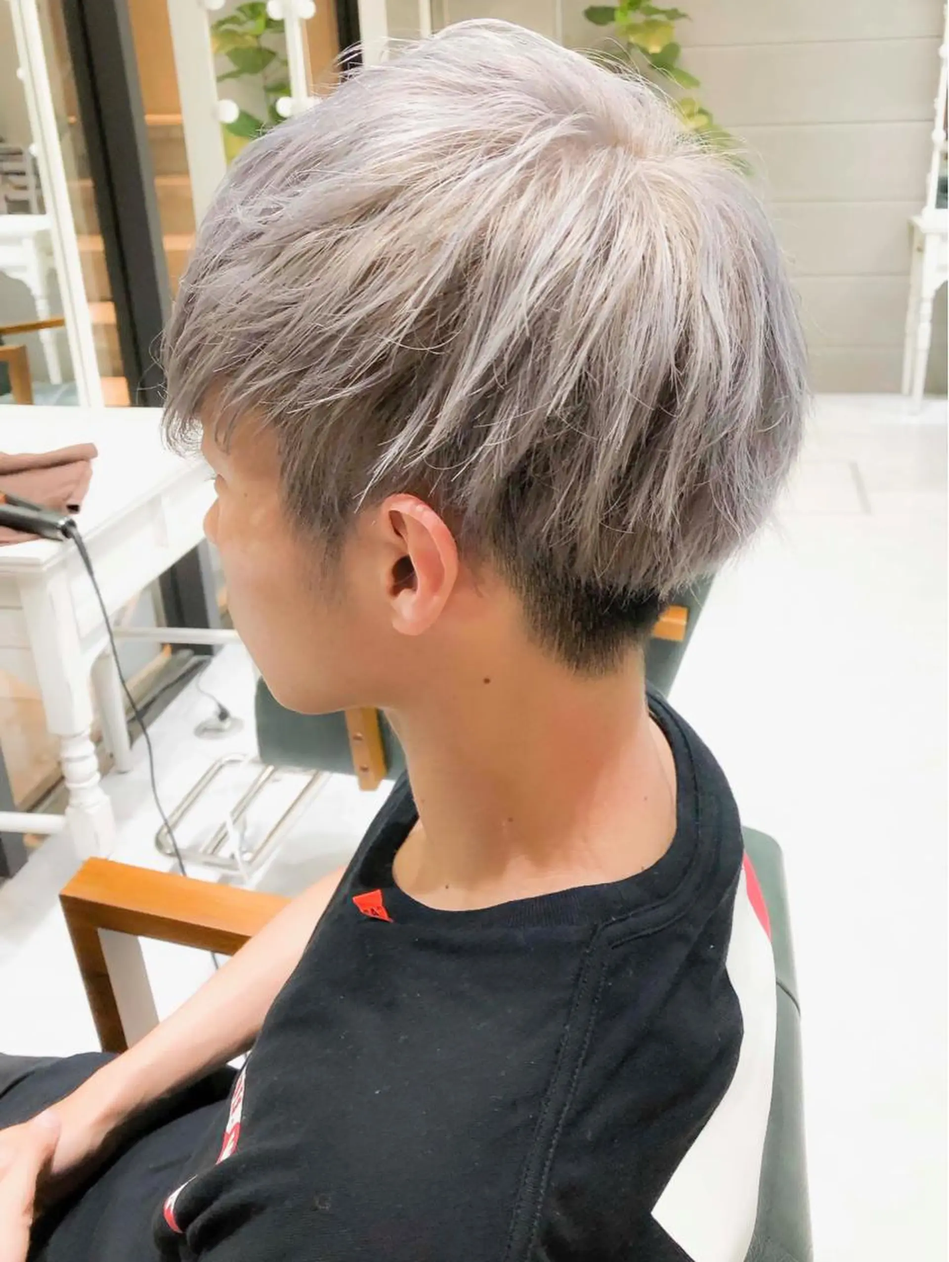 ショート カラー ヘアアレンジ メンズ ツーブロック アッシュ アッシュグレー アッシュグレージュ グレージュ モテ髪透明感❤️ デイズヘアカラーのヘアスタイル