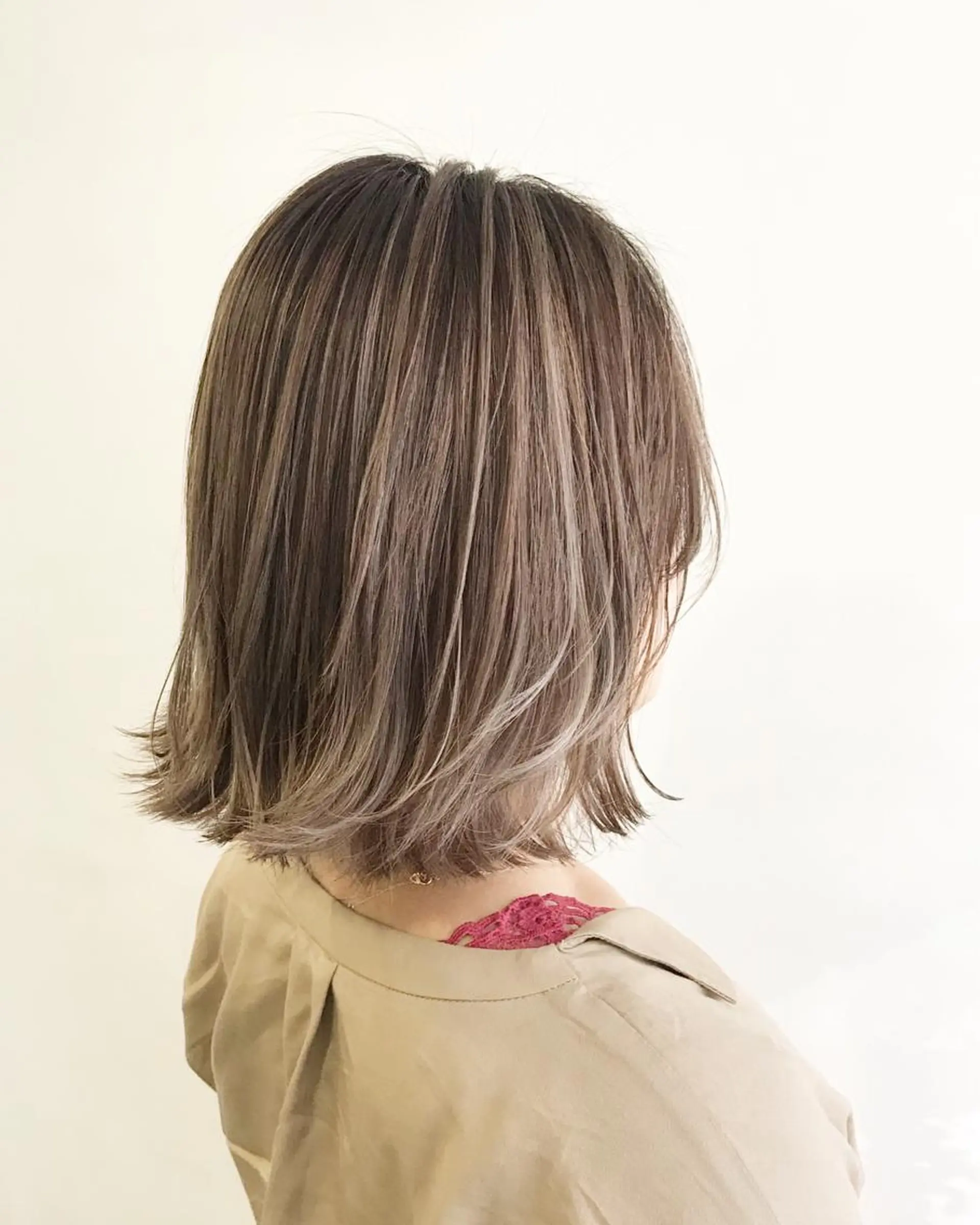 ミディアム ハルカ/透け感カラー /顔周りレイヤーのヘアスタイル