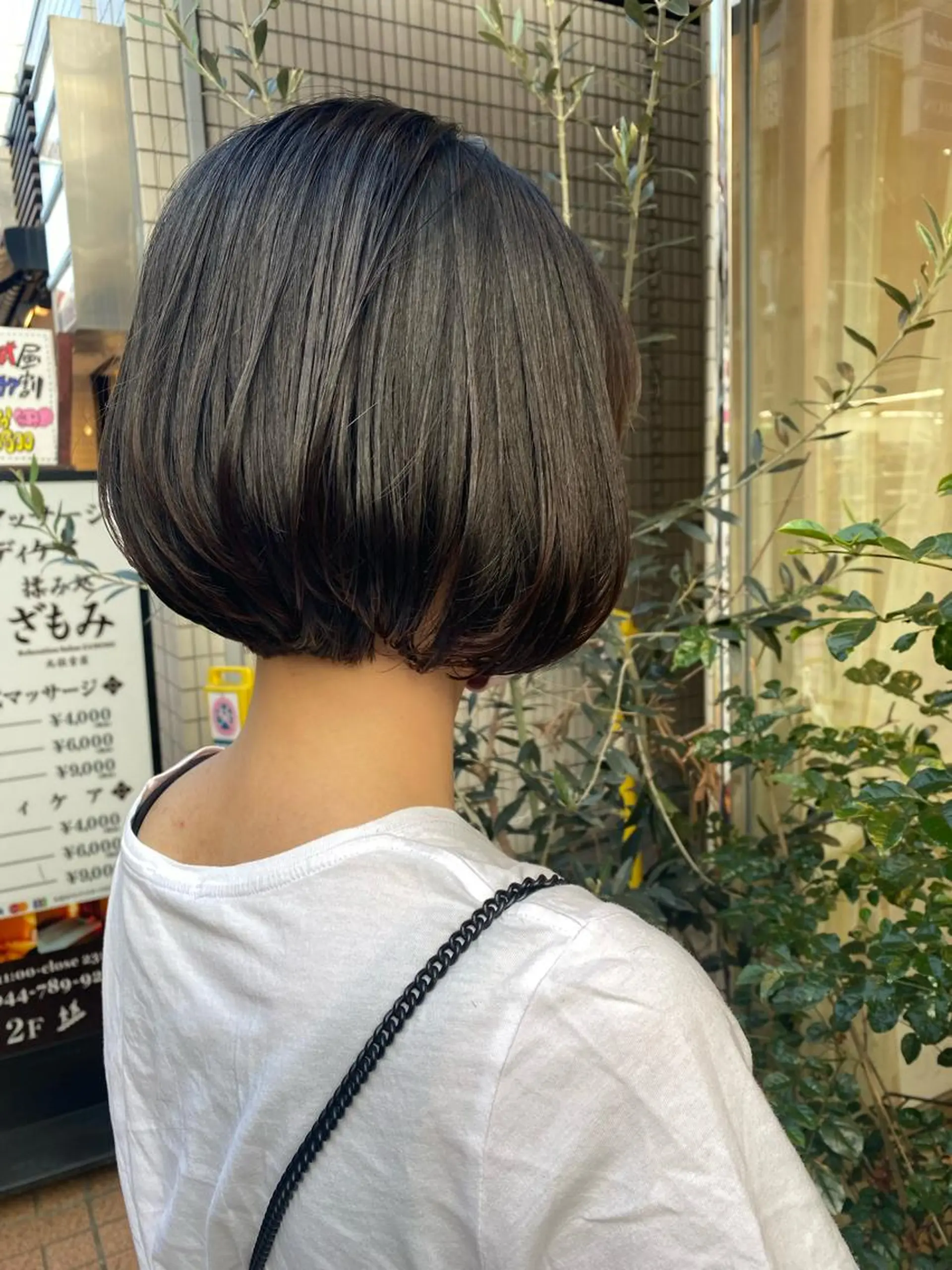 ミディアム カット 宮内 真乃のヘアスタイル