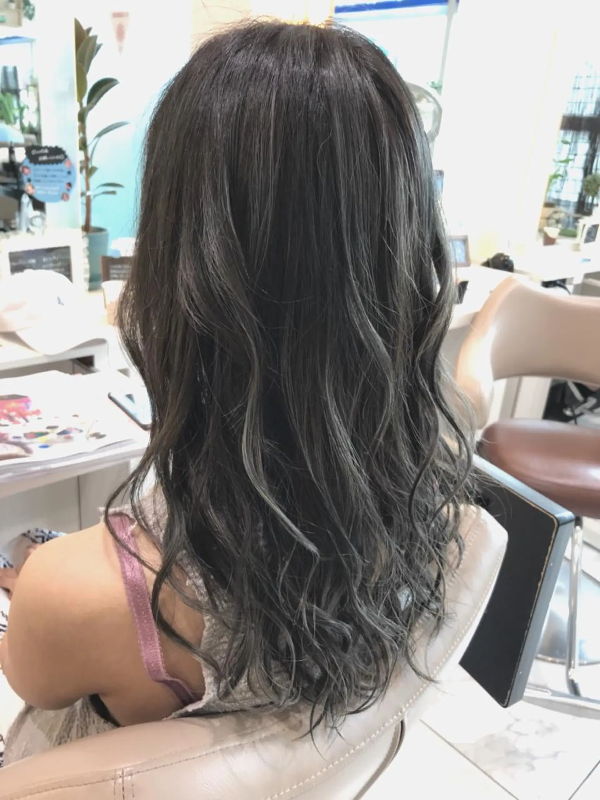 セミロング カラー 透明感カラー グレージュ ハイライトカラー ハイライト カット ヘアカラー 山崎俊輔/髪質改善 /バレイヤージュのヘアスタイル