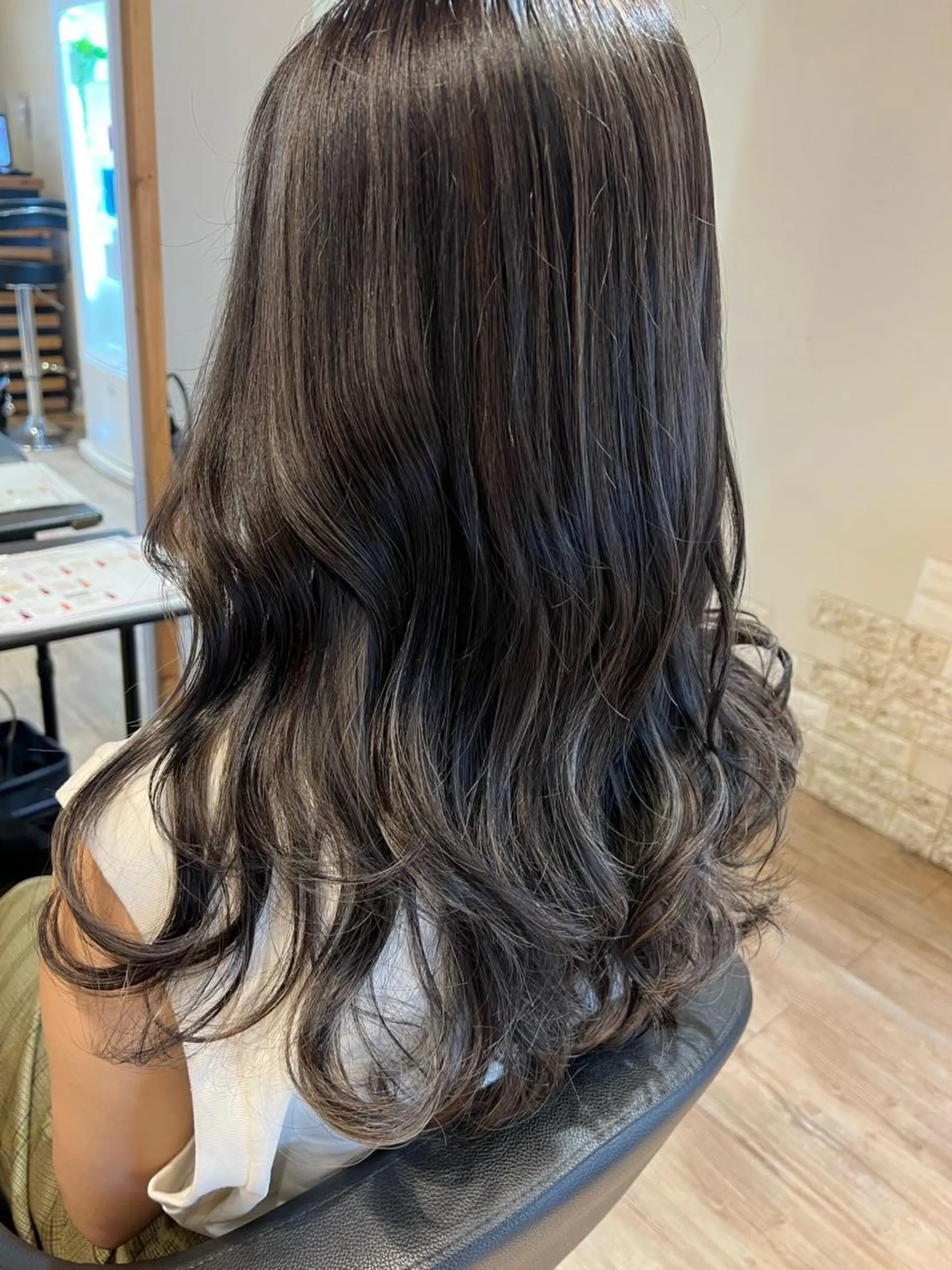 カラー 早川 真幸のヘアスタイル