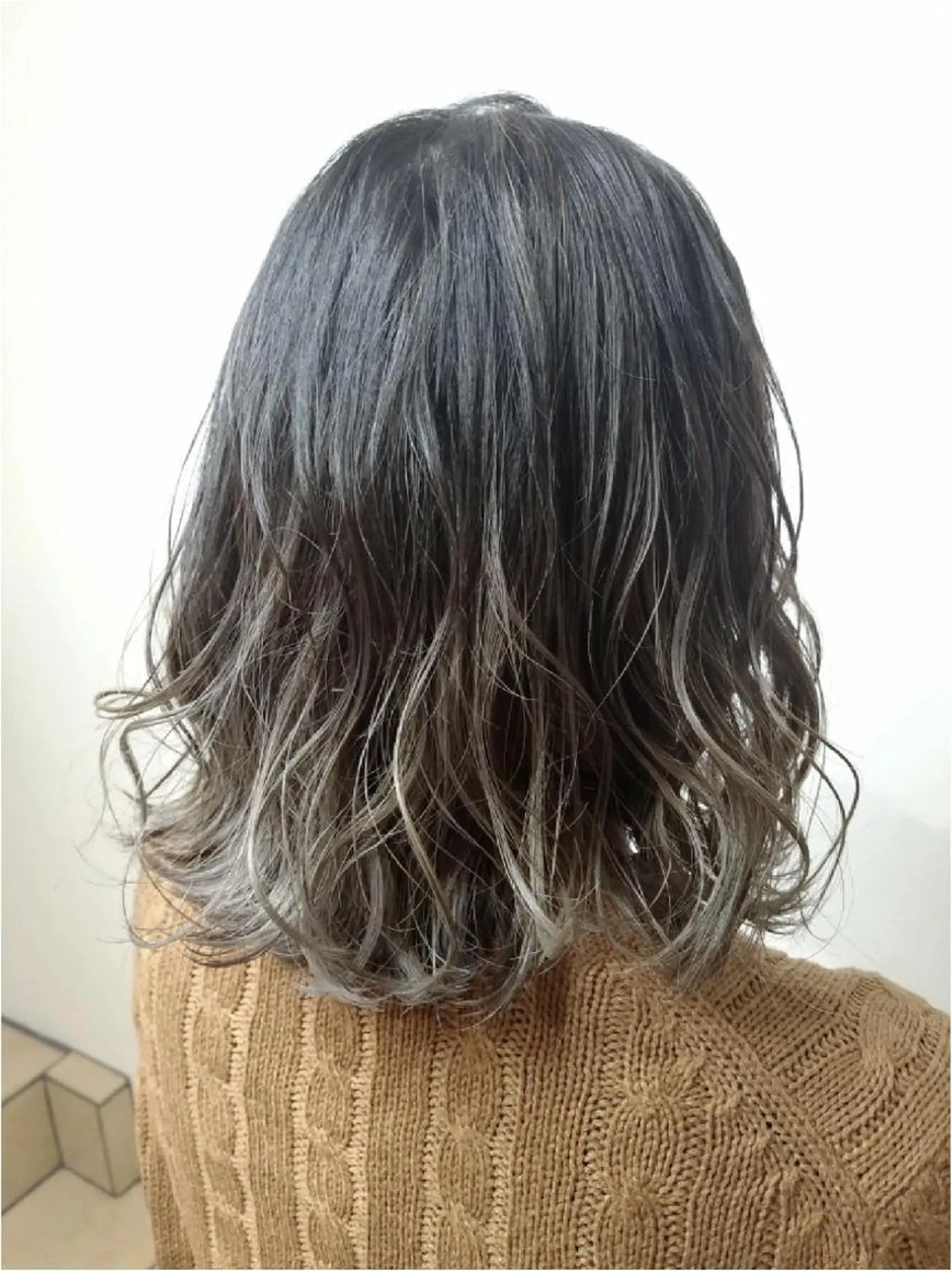 ミディアム カラー グラデーションカラー グレージュ 【髪質改善美容師】t occa茨木篠原健太のヘアスタイル