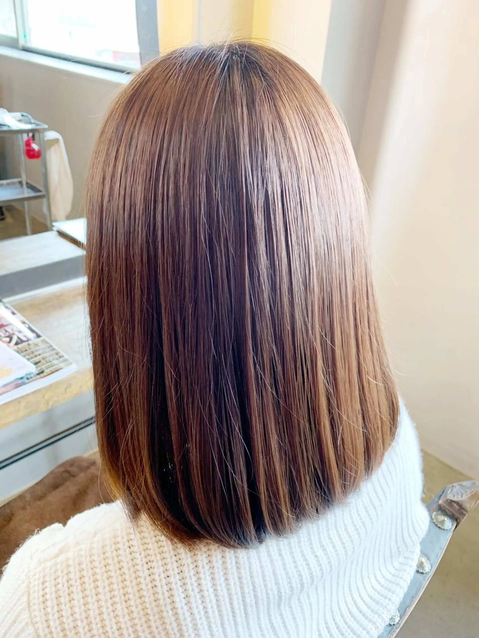 セミロング カラー ベージュカラー 透明感カラー ピンクカラー ピンクベージュ ヘアカラー 佐藤 美紅のヘアスタイル