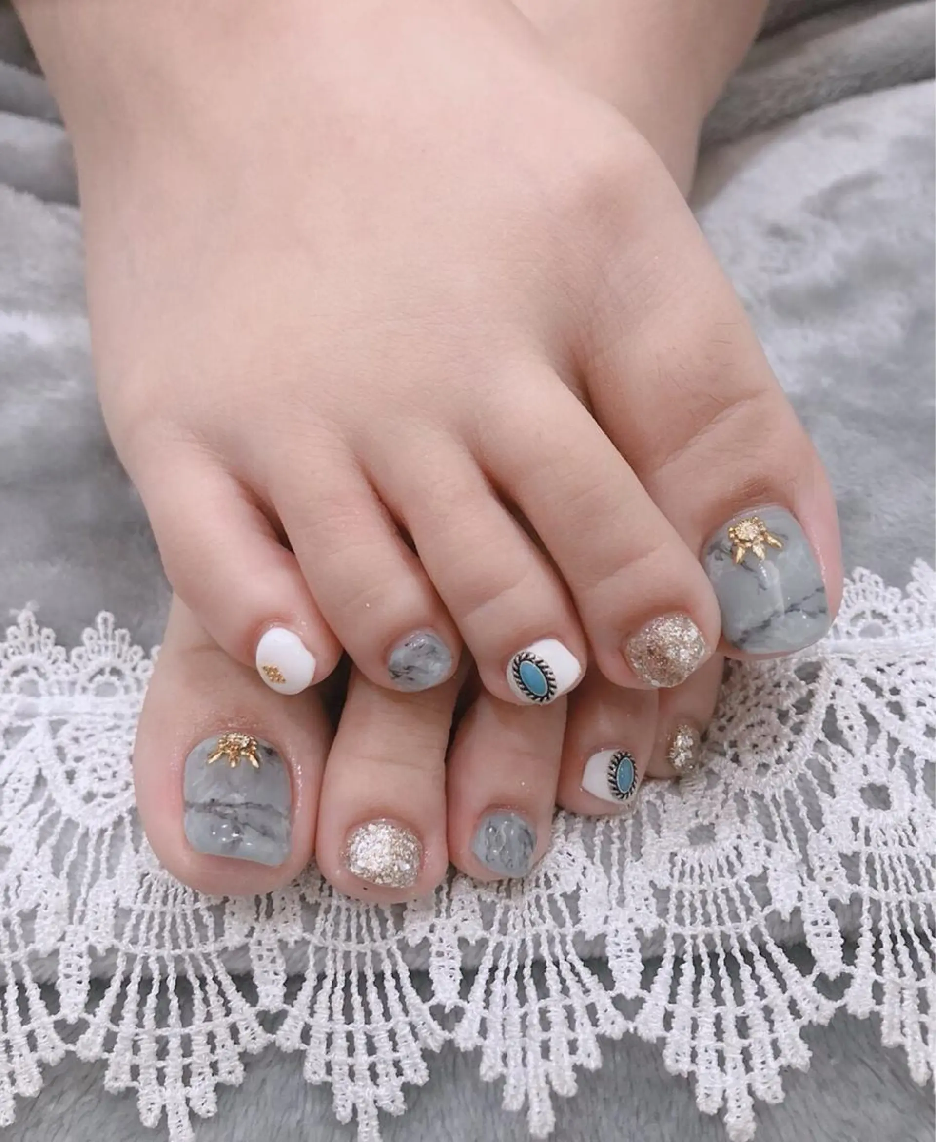 ネイル 指名支持率NO.1 スタイリストのヘアスタイル