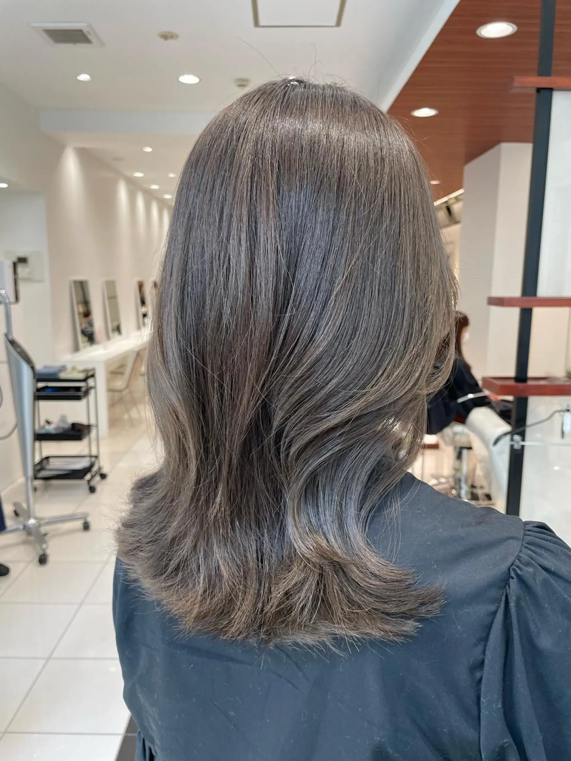 ミディアム カラー ブリーチ ブリーチなしカラー カット ヘアカラー トリートメント ヘッドスパ BiBi    武田 あやのヘアスタイル