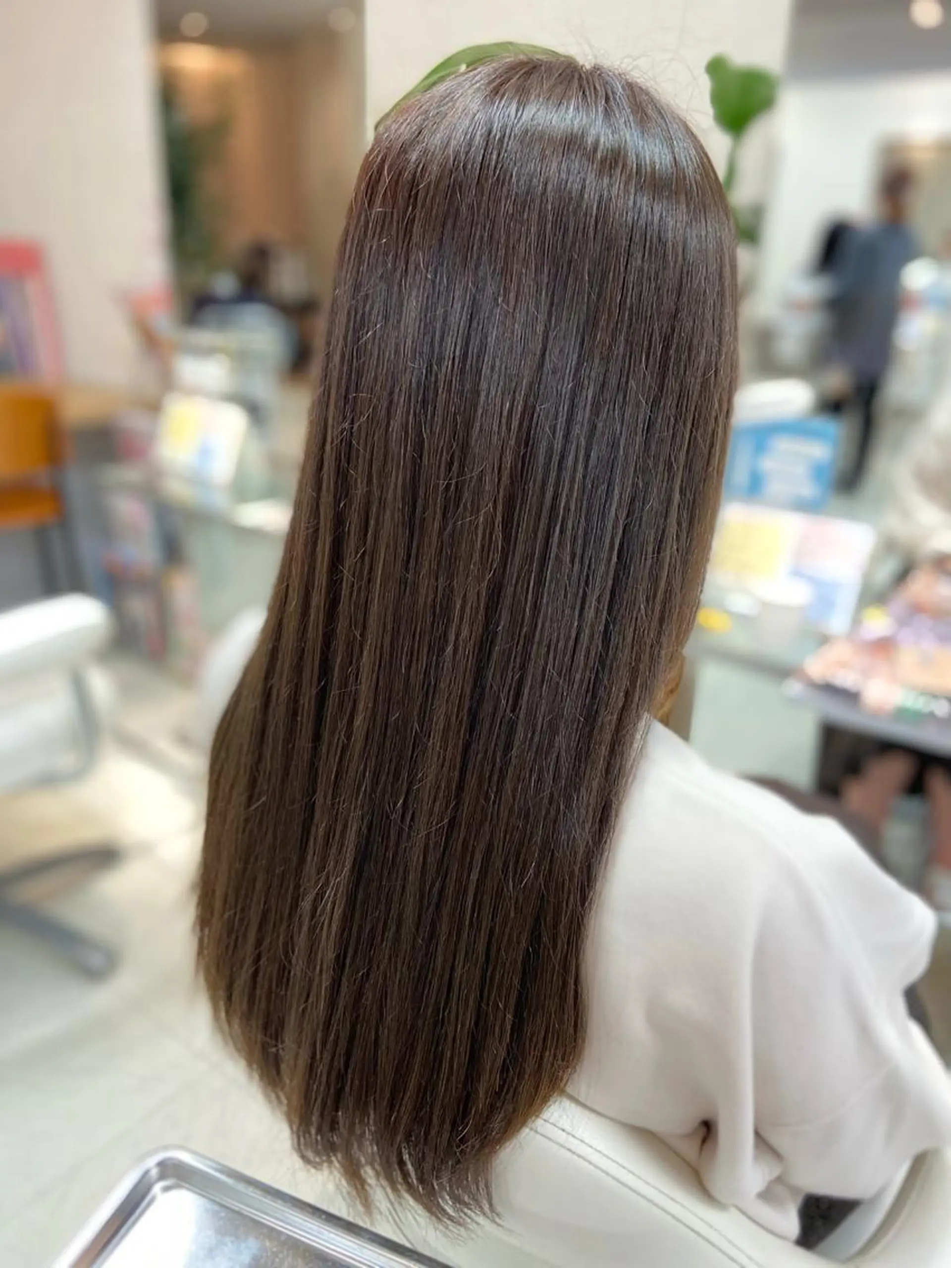 ロング カラー ベージュカラー オリーブベージュ ヘアカラー トリートメント 菊地 美憂のヘアスタイル