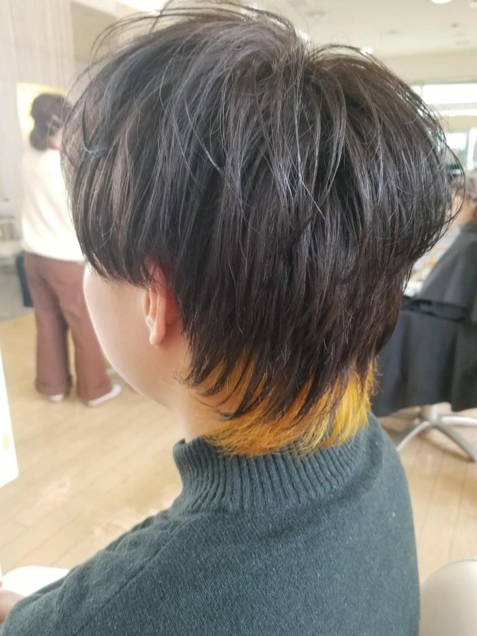 ショート カラー インナーカラー イエローカラー 関口 友菜のヘアスタイル