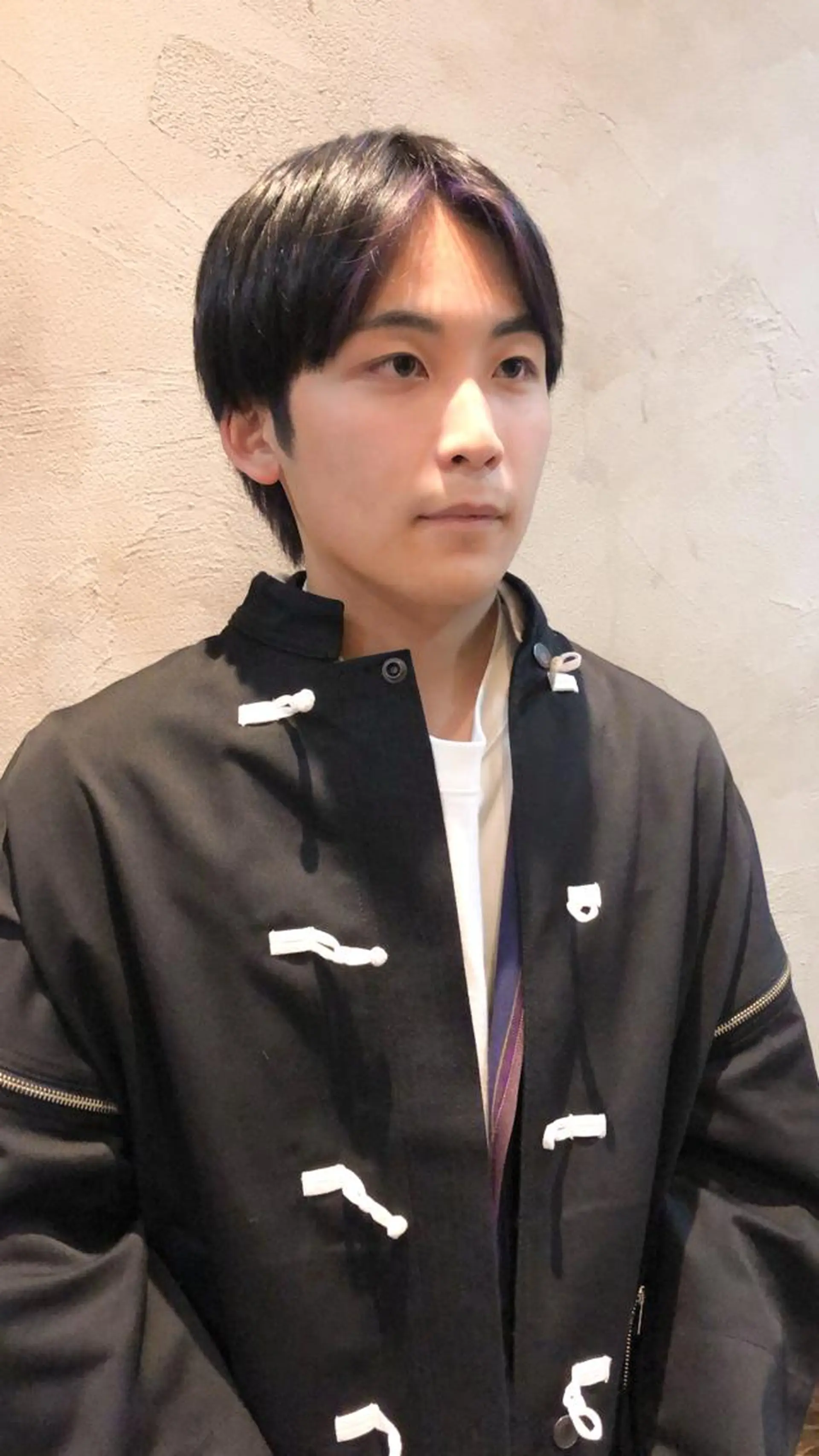 カラー メンズ センターパート ミストバング  フェイスフレーミング datsche所属・水谷 俊一のヘアスタイル