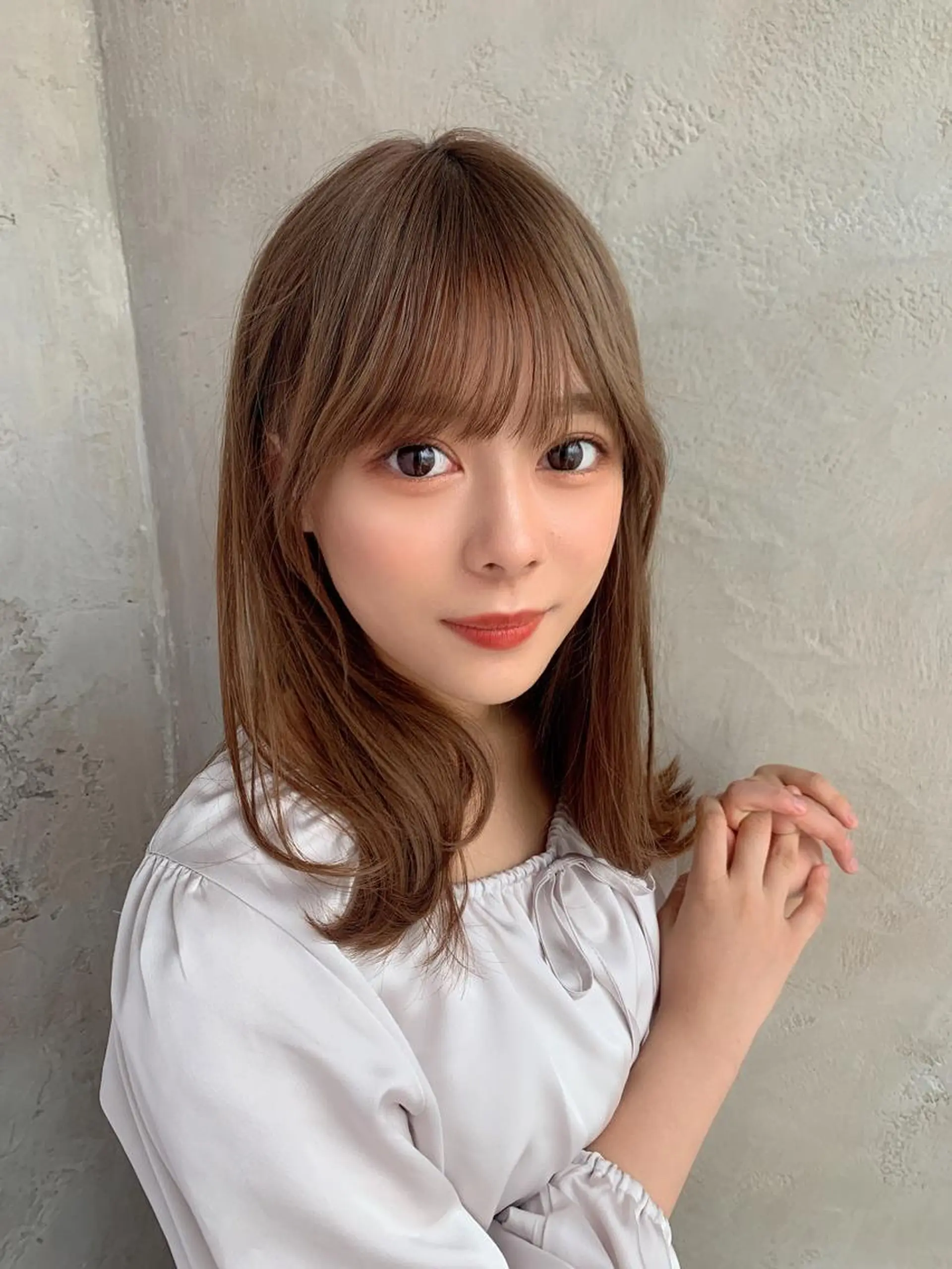 ミディアム カラー パーマ バレイヤージュ ブリーチ ケアブリーチ ダブルカラー ハイライトカラー ヘアカラー トリートメント 新宿✨顔周りカット 韓国ヘア/坂本亜裟海のヘアスタイル