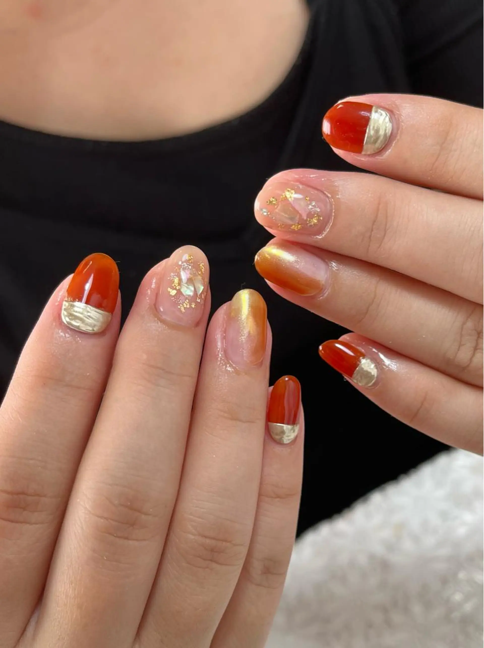 ネイル ジェルネイル キラキラネイル 韓国ネイル ニュアンスネイル パラジェル ハンドネイル nails' it...のネイルデザイン