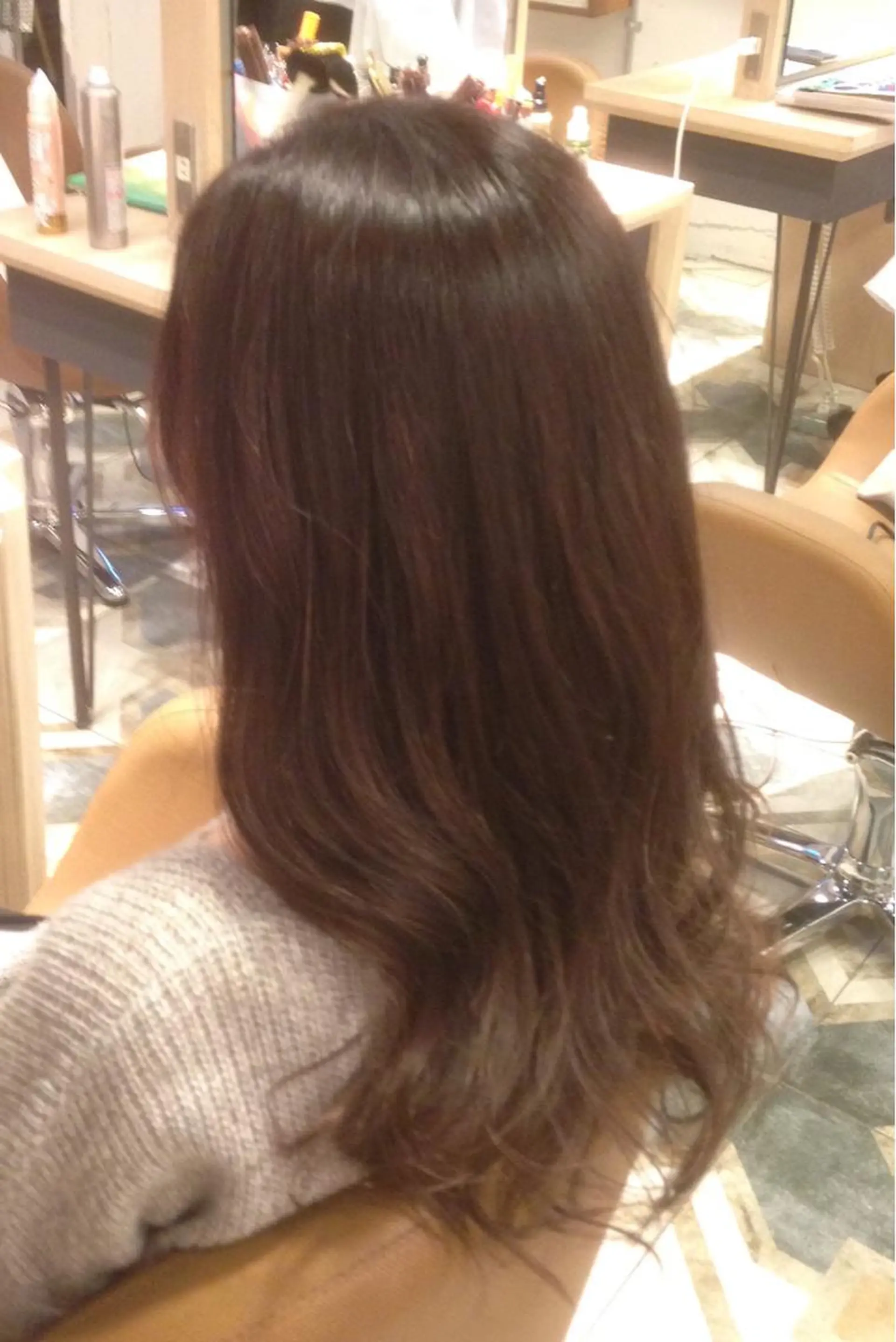 セミロング カラー パーマ ヘアアレンジ yeope所属・ハイトーンカラー ブリーチ専門・天神のヘアスタイル