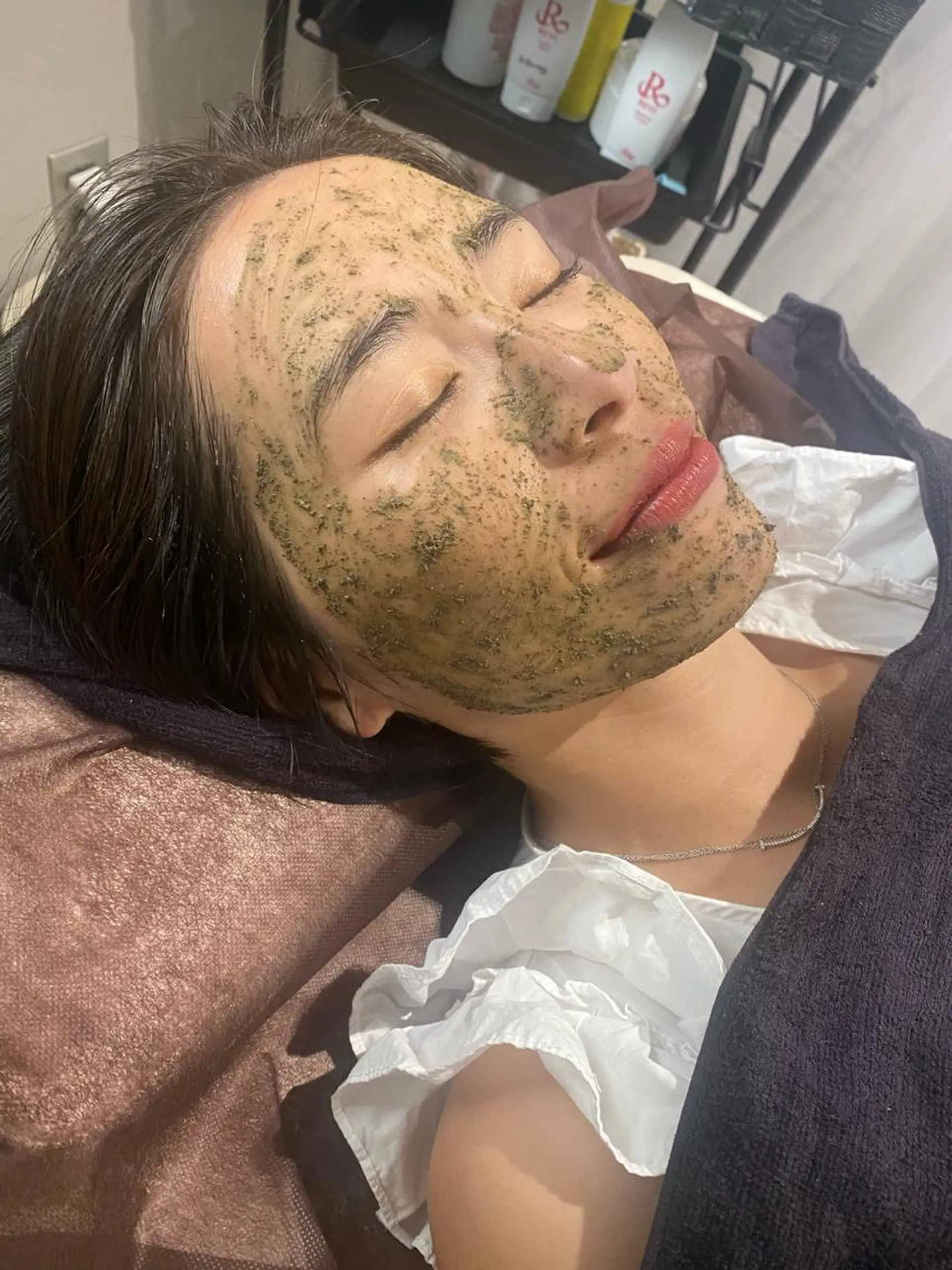 ハーブピーリング/韓国肌管理/フェイシャル/毛穴洗浄/眉毛/顔脱毛【糸脱毛専門】rev所属・ハーブピーリング🌹 毛穴洗浄❤️眉waxのエステ・リラクイメージ