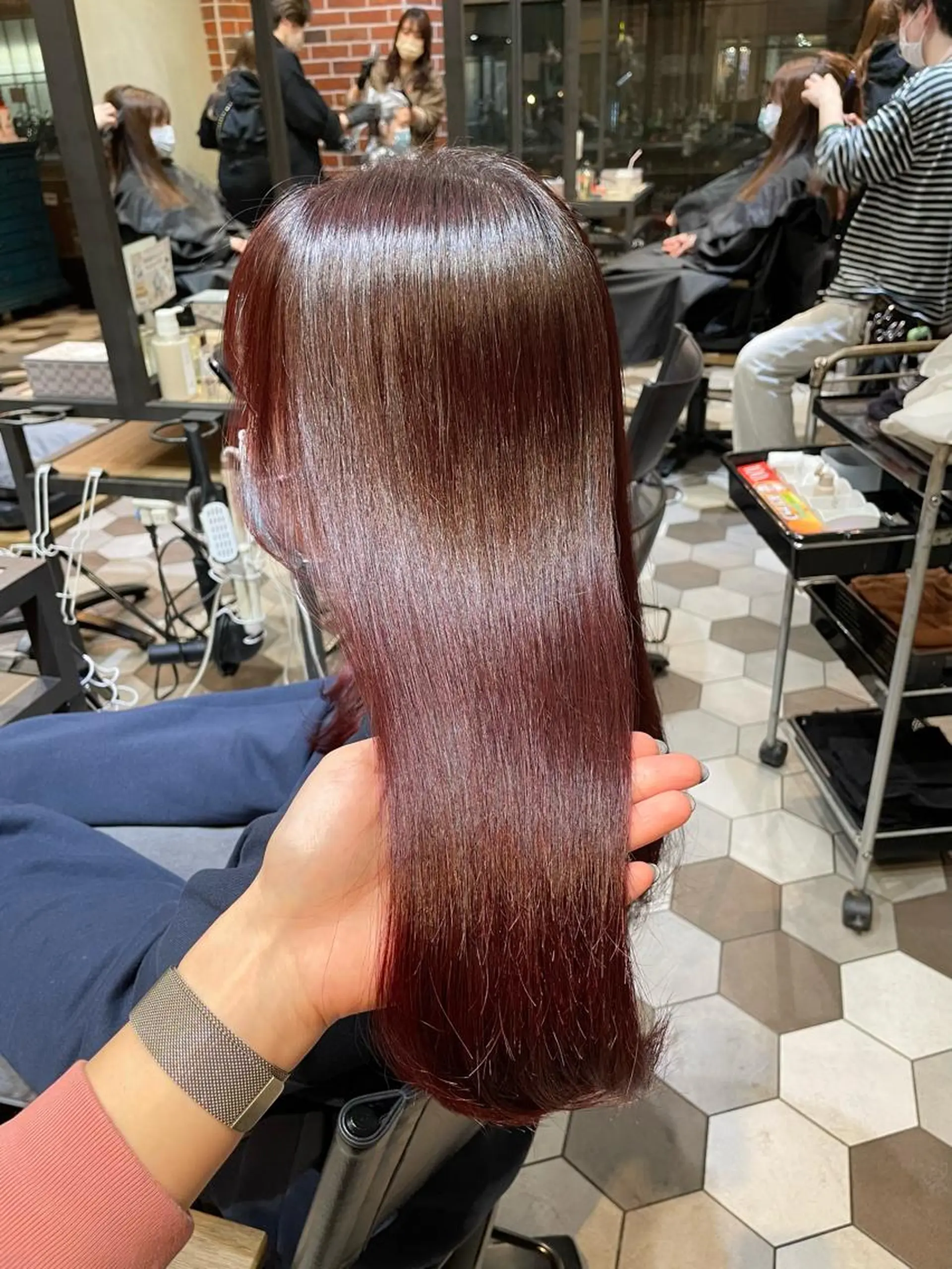 ロング カラー ヘアアレンジ ピンクカラー 髪質改善 縮毛矯正 トリートメント カット ヘアカラー 縮毛矯正 トリートメント 酸性縮毛矯正🧴韓国 レイヤー/髪質改善のヘアスタイル