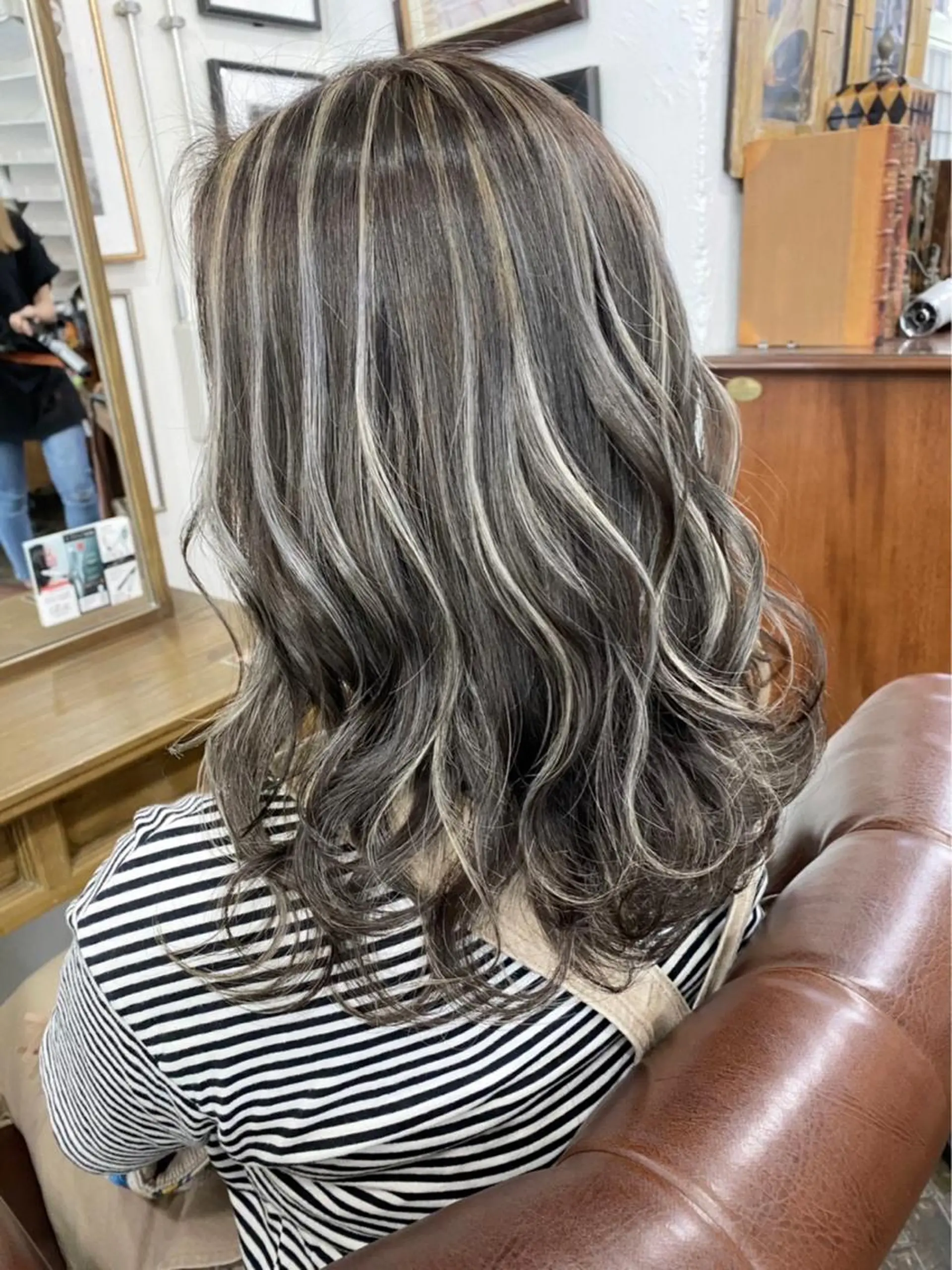 セミロング カラー バレイヤージュ ブリーチ 透明感カラー デザインカラー グレージュ ヘアカラー トリートメント 💖ハイライト/ハイ トーン💖MIKIのヘアスタイル