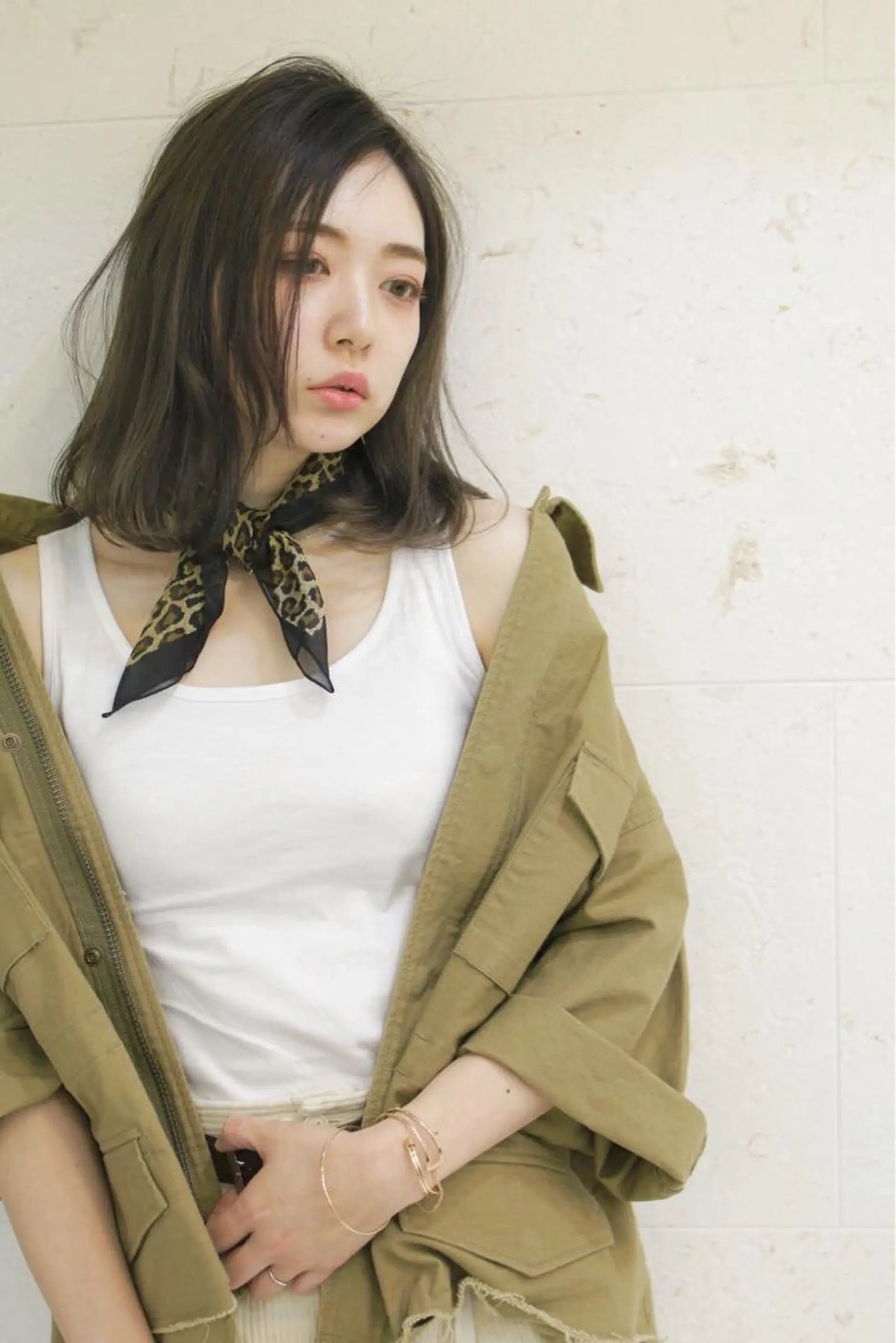 ミディアム カラー アディクシーカラー シルバー 斉藤 貴也のヘアスタイル