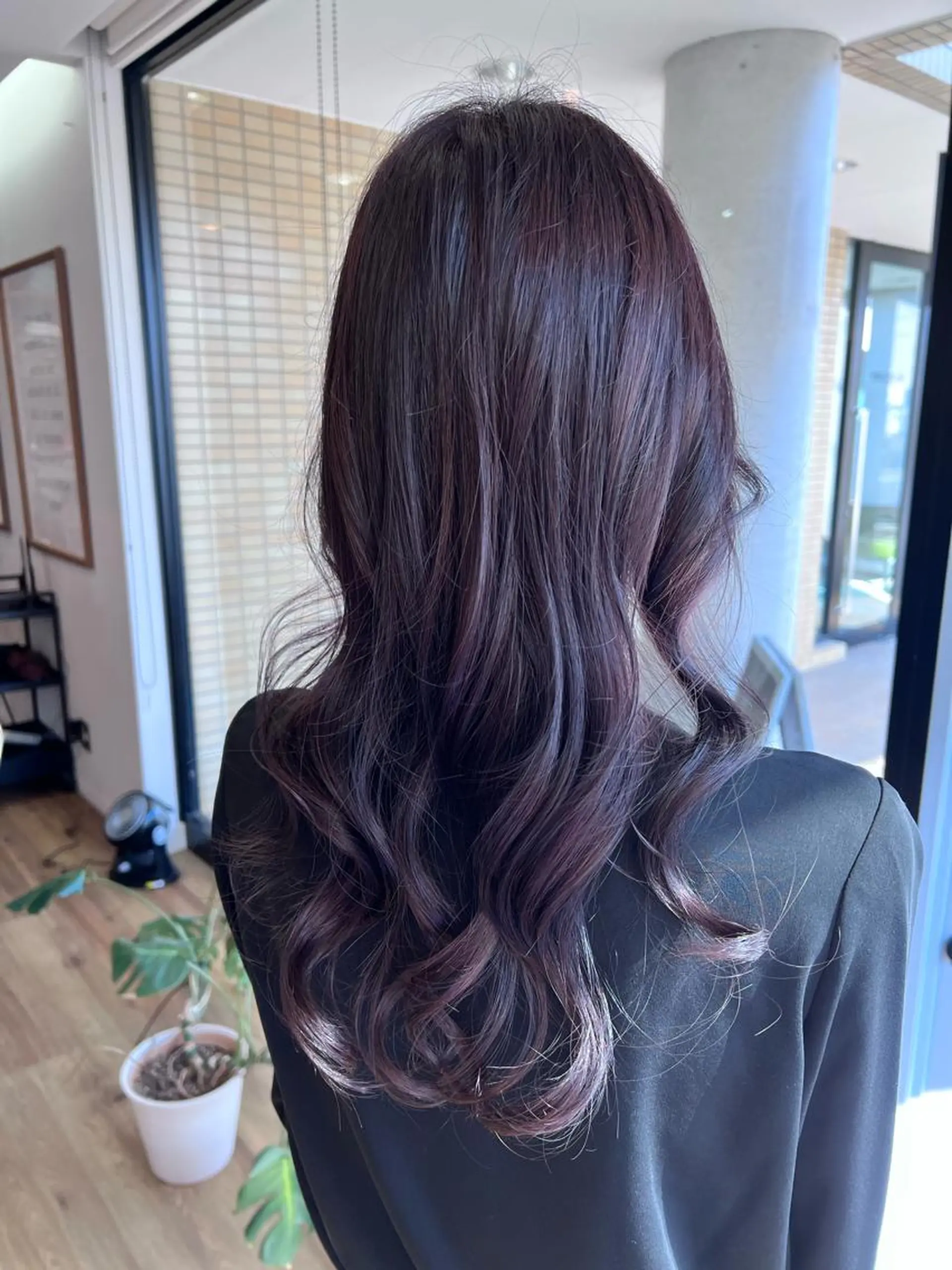 ロング カラー アッシュ ラベンダーカラー ラベンダーアッシュ ヘアカラー トリートメント ツキダテ ユイのヘアスタイル