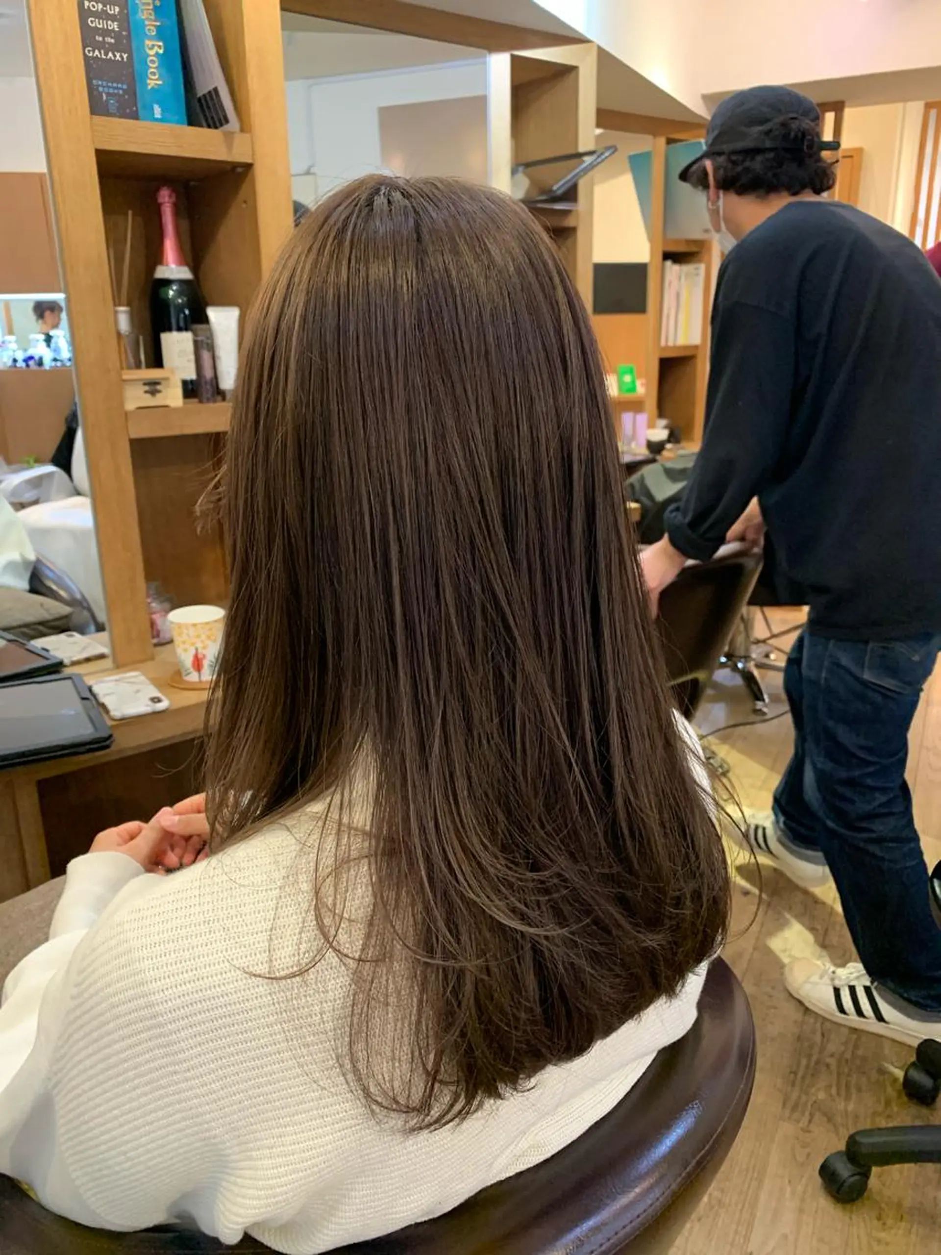 セミロング カラー エンドウ　ミノリ🤎 /半個室/レイヤーのヘアスタイル