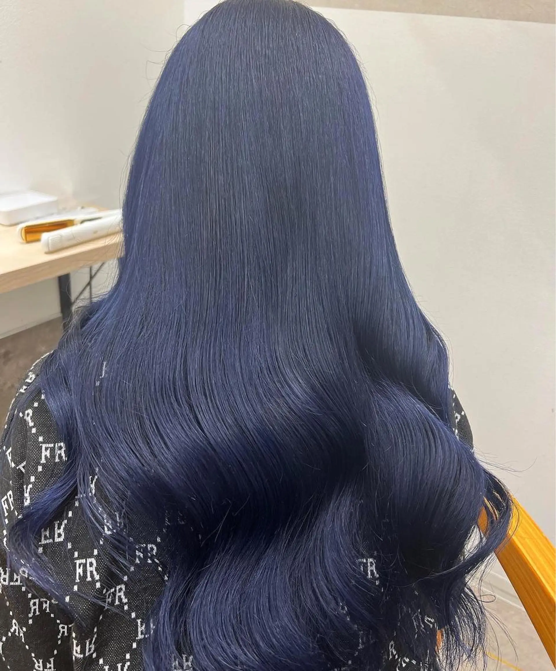 セミロング カラー GiseL アンリのヘアスタイル