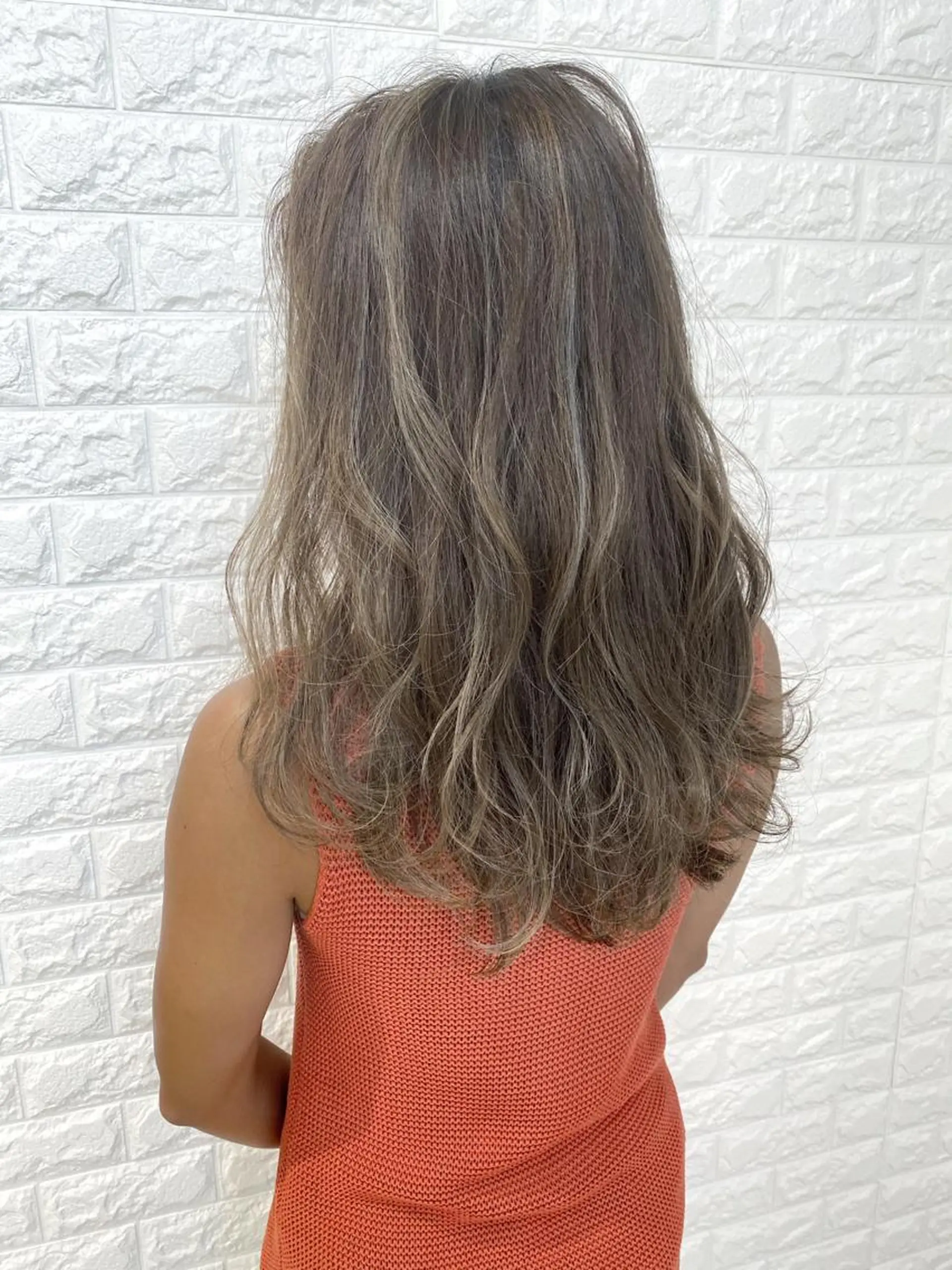 ミディアム ハイライト 高木 麻知子のヘアスタイル