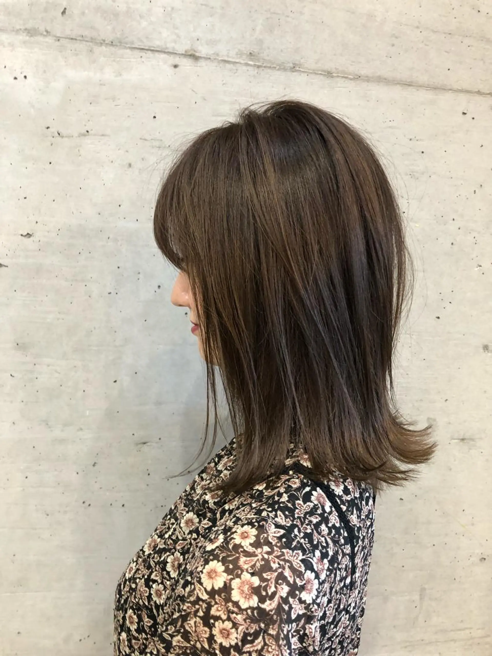 ミディアム カラー グレージュ ヘアカラー 大栗 佑也  髪質改善のヘアスタイル