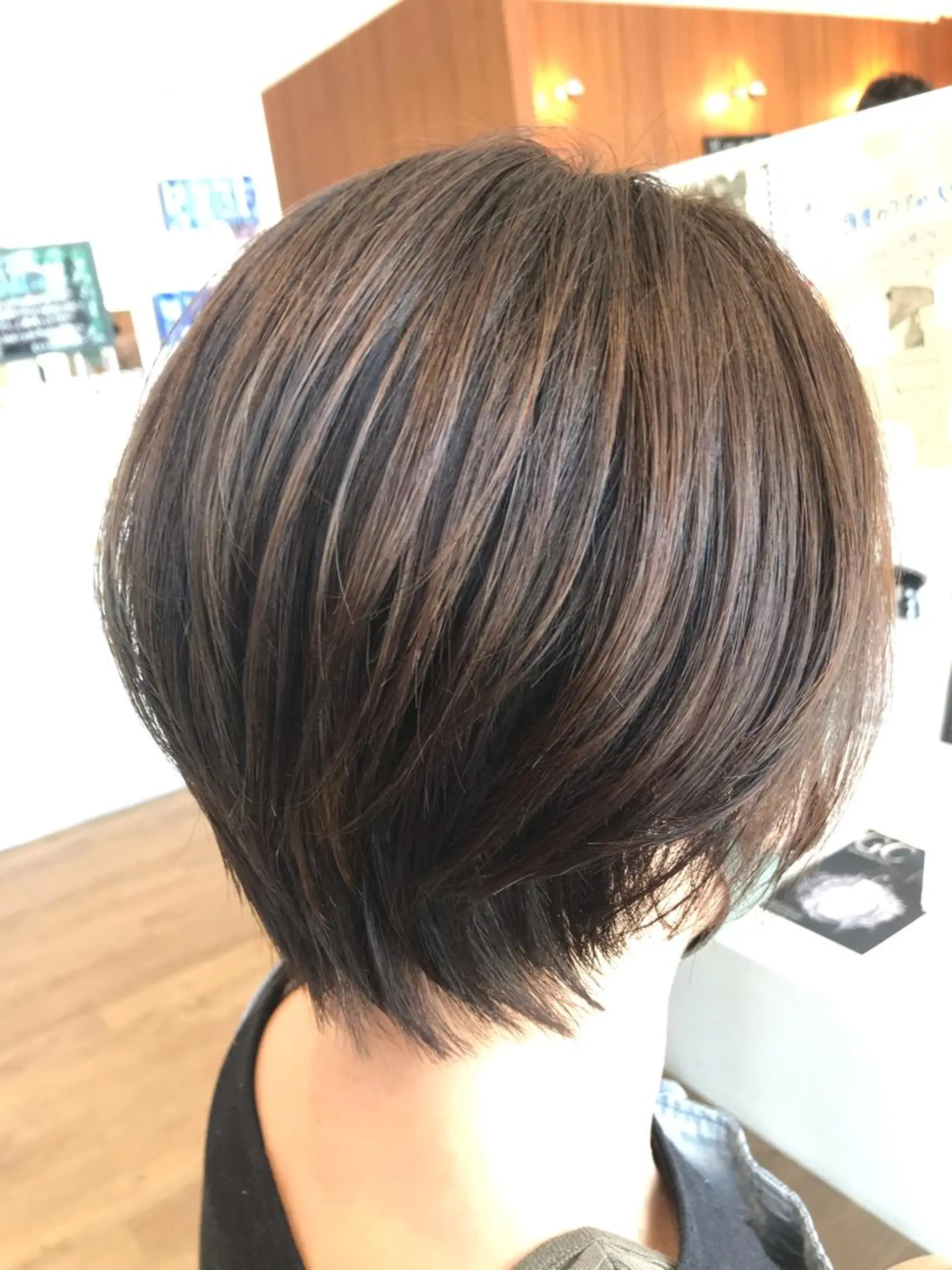 ショート カット ヘアカラー 山本 咲貴のヘアスタイル