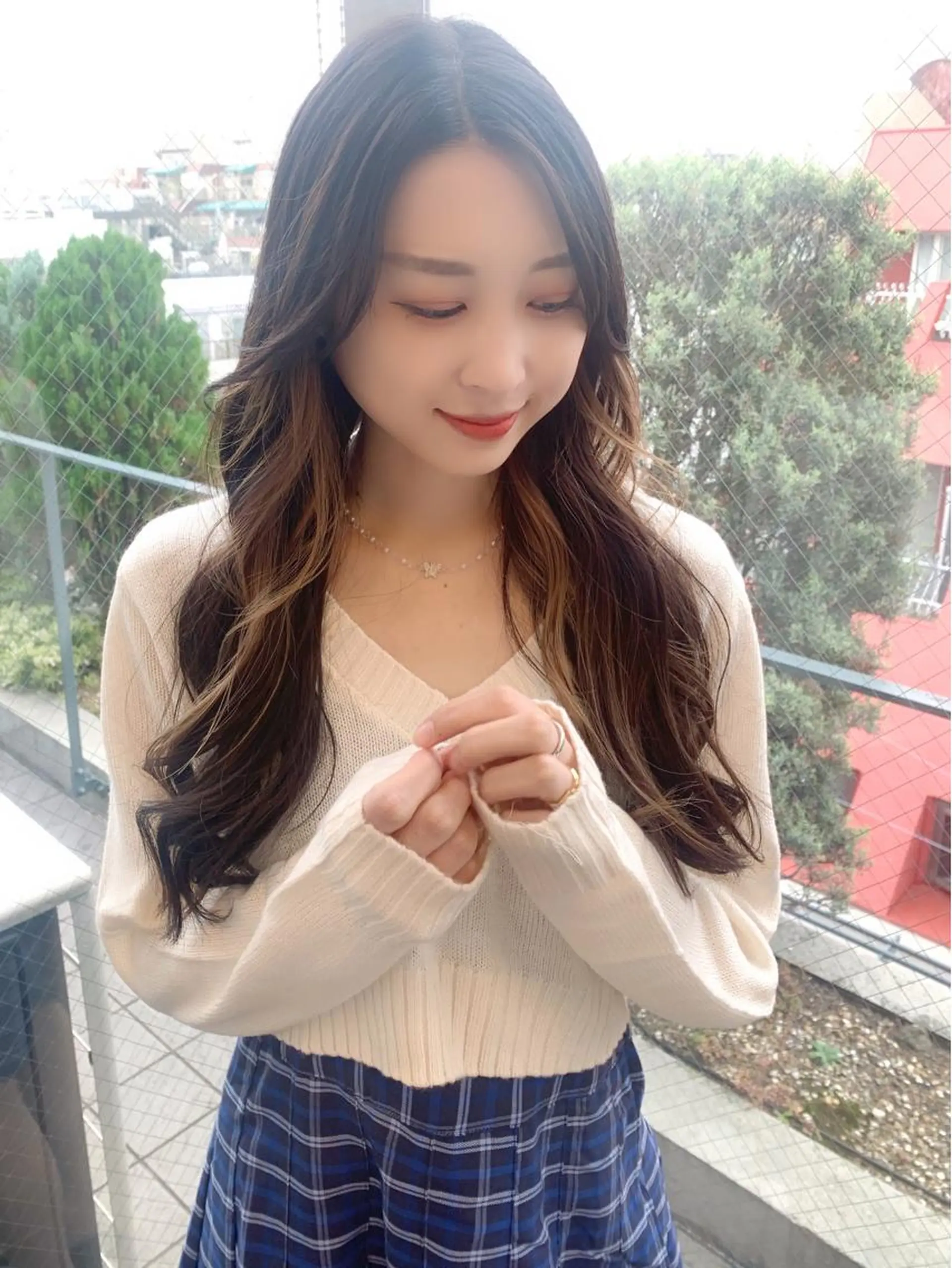 ロング カラー インナーカラー 顔まわりレイヤー 韓国風ヘア レイヤーカット オルチャンヘア カット ヘアカラー トリートメント 藤間 帆乃夏（とうまほのかのヘアスタイル