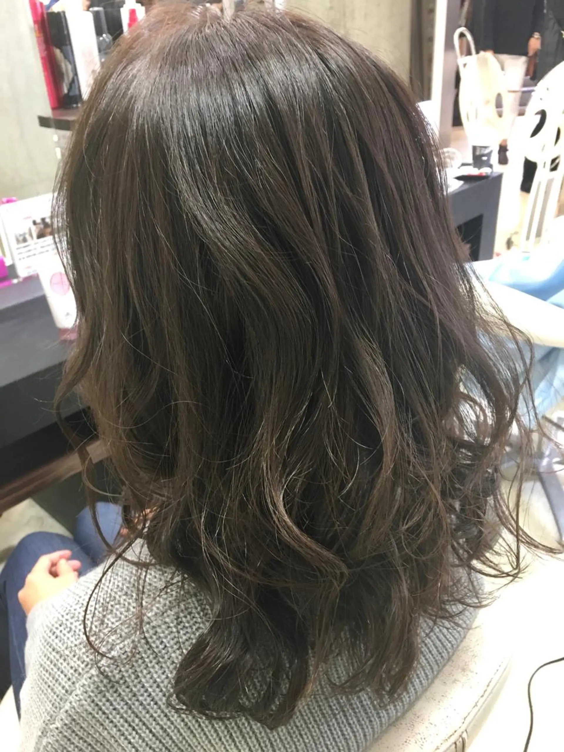 セミロング カラー イルミナカラー brace 立花のヘアスタイル