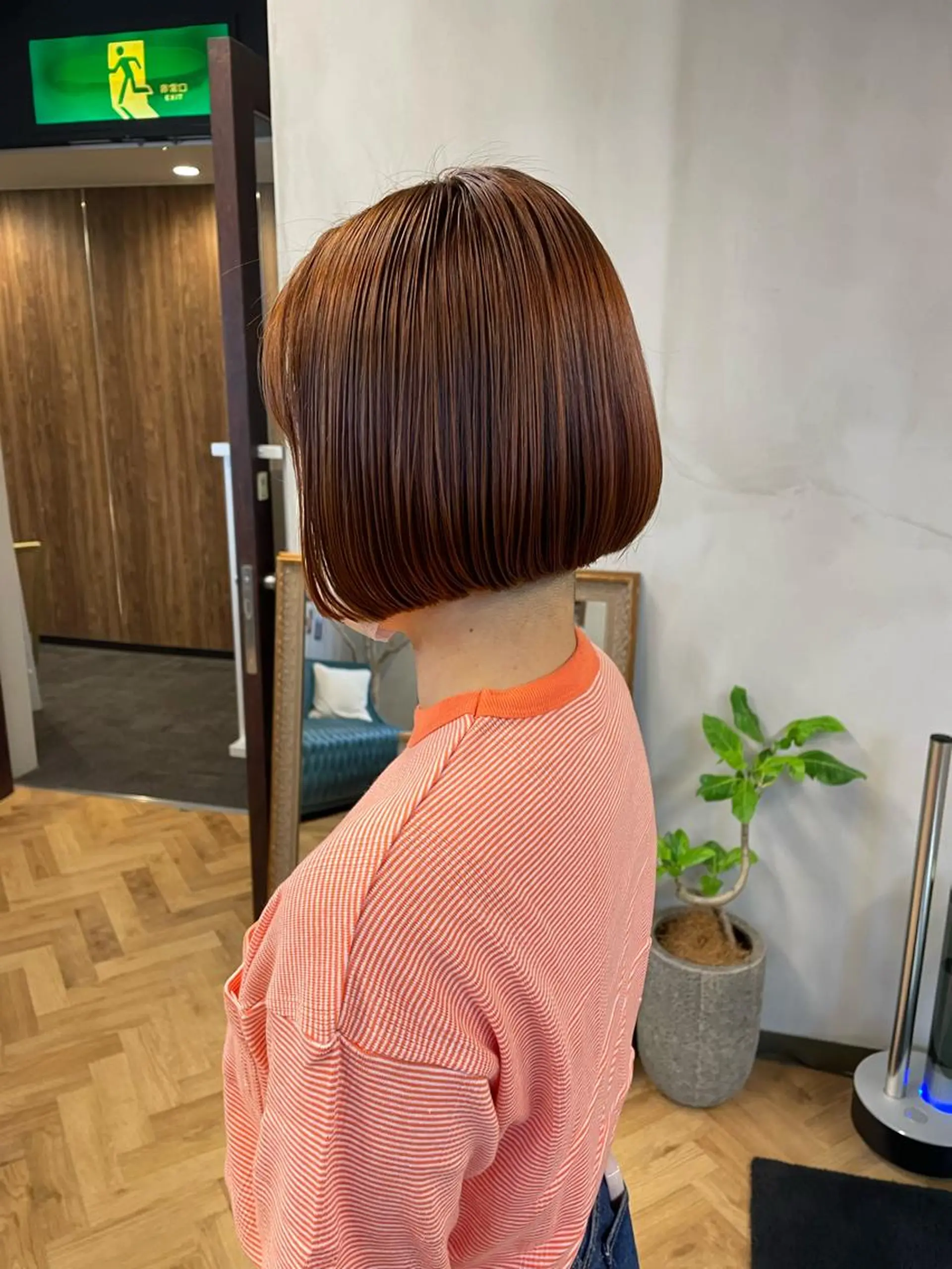 ミディアム カラー パーマ ヘアアレンジ メンズ キッズ ネイル マツエク・マツパ アイブロウ メンズブリーチ ブリーチ ブリーチなしカラー カット ヘアカラー トリートメント tatsumi/ボブ ウルフ/レイヤーのヘアスタイル