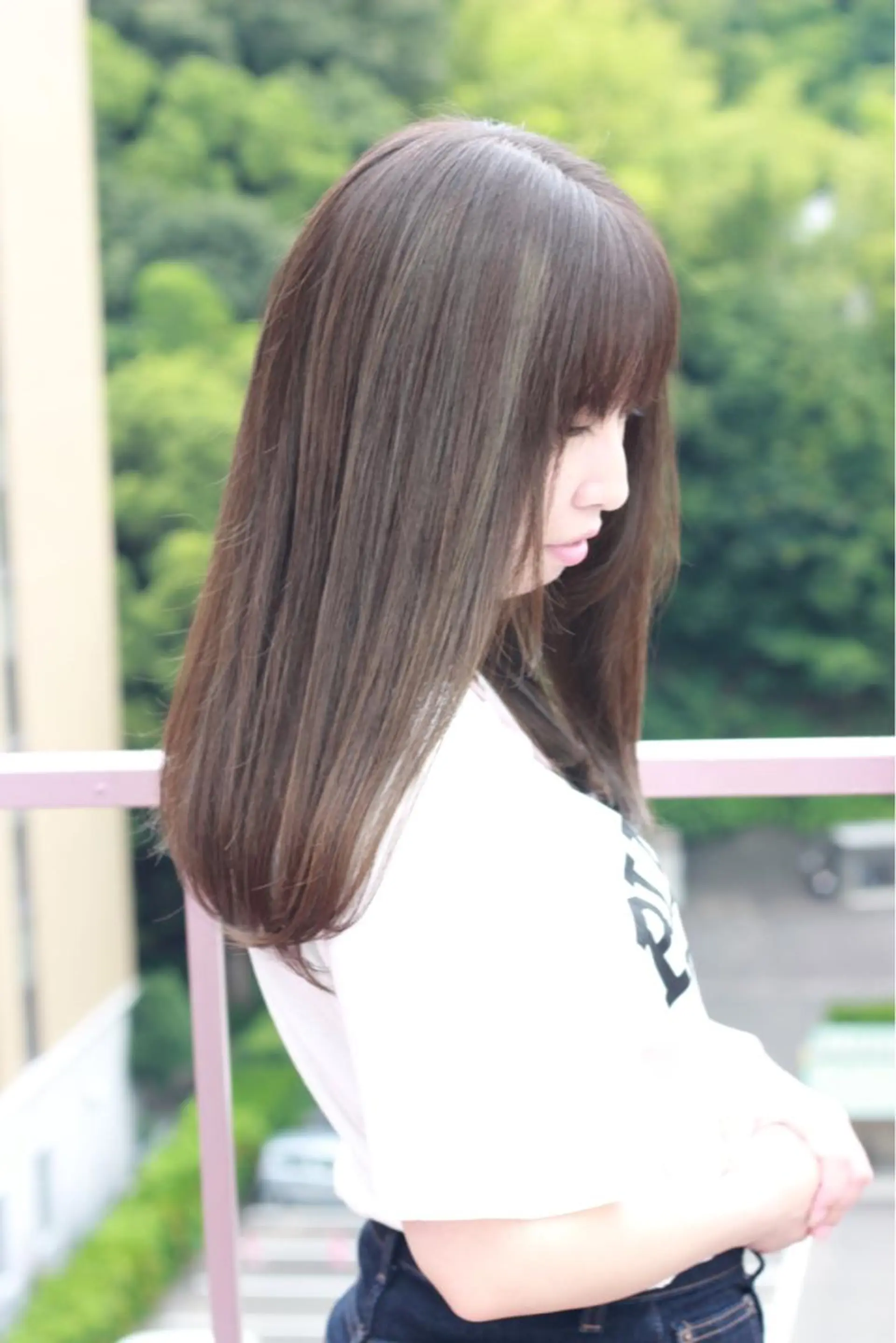 セミロング カラー アッシュ ハイライトカラー オリーブアッシュ ハイライト ヘアカラー Viage （ビアージュ）のヘアスタイル